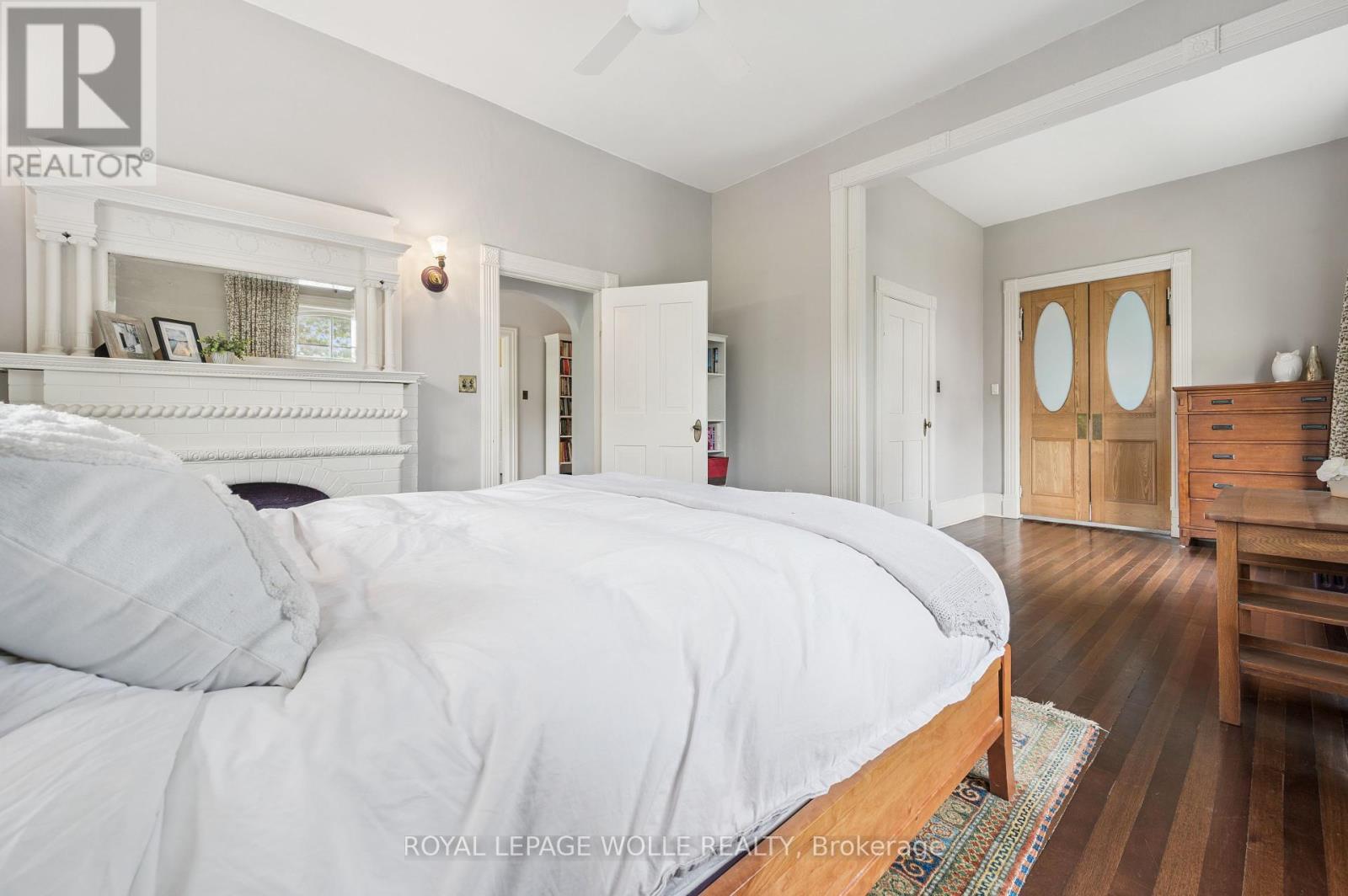 












88 WILLIAM STREET W

,
Waterloo,




Ontario
N2L1J7


