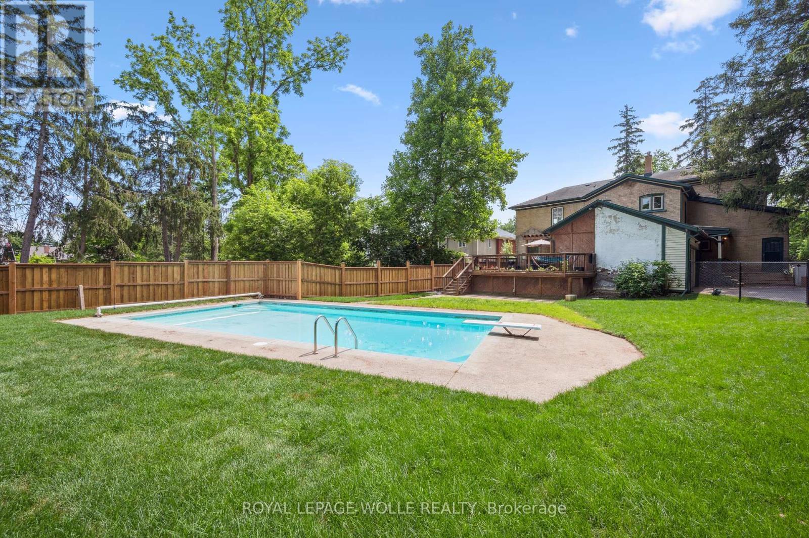 












88 WILLIAM STREET W

,
Waterloo,




Ontario
N2L1J7

