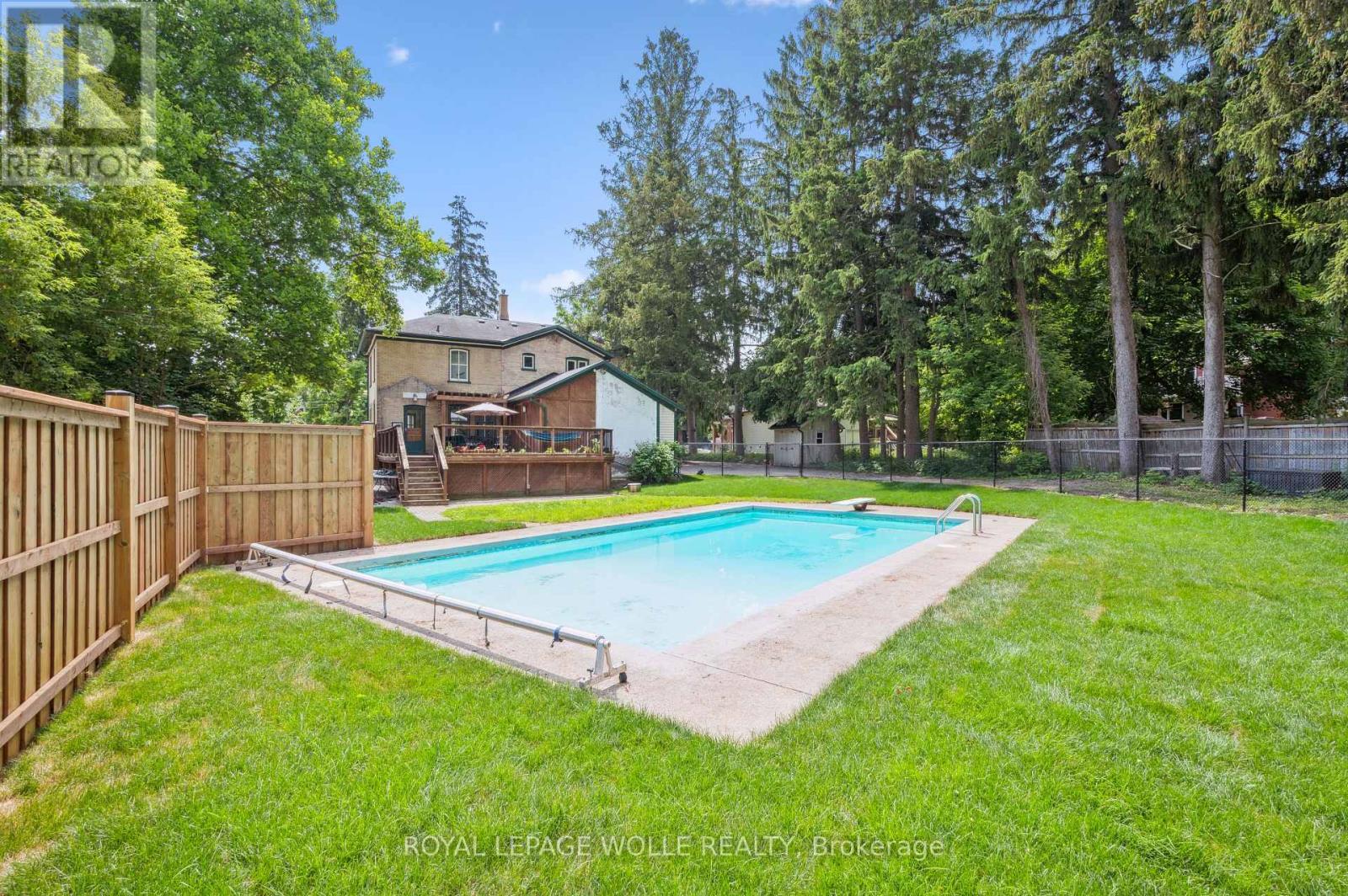 












88 WILLIAM STREET W

,
Waterloo,




Ontario
N2L1J7

