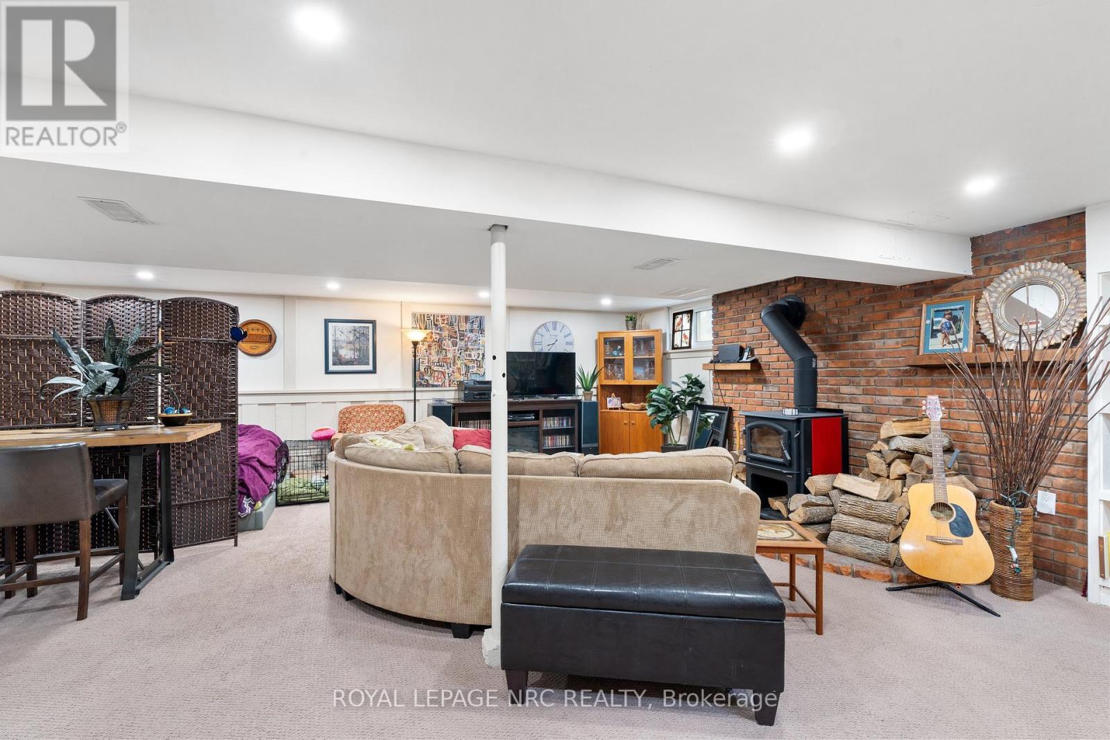 












4042 MONTCALM CRESCENT

,
Niagara Falls (Chippawa),




Ontario
L2G6L8


