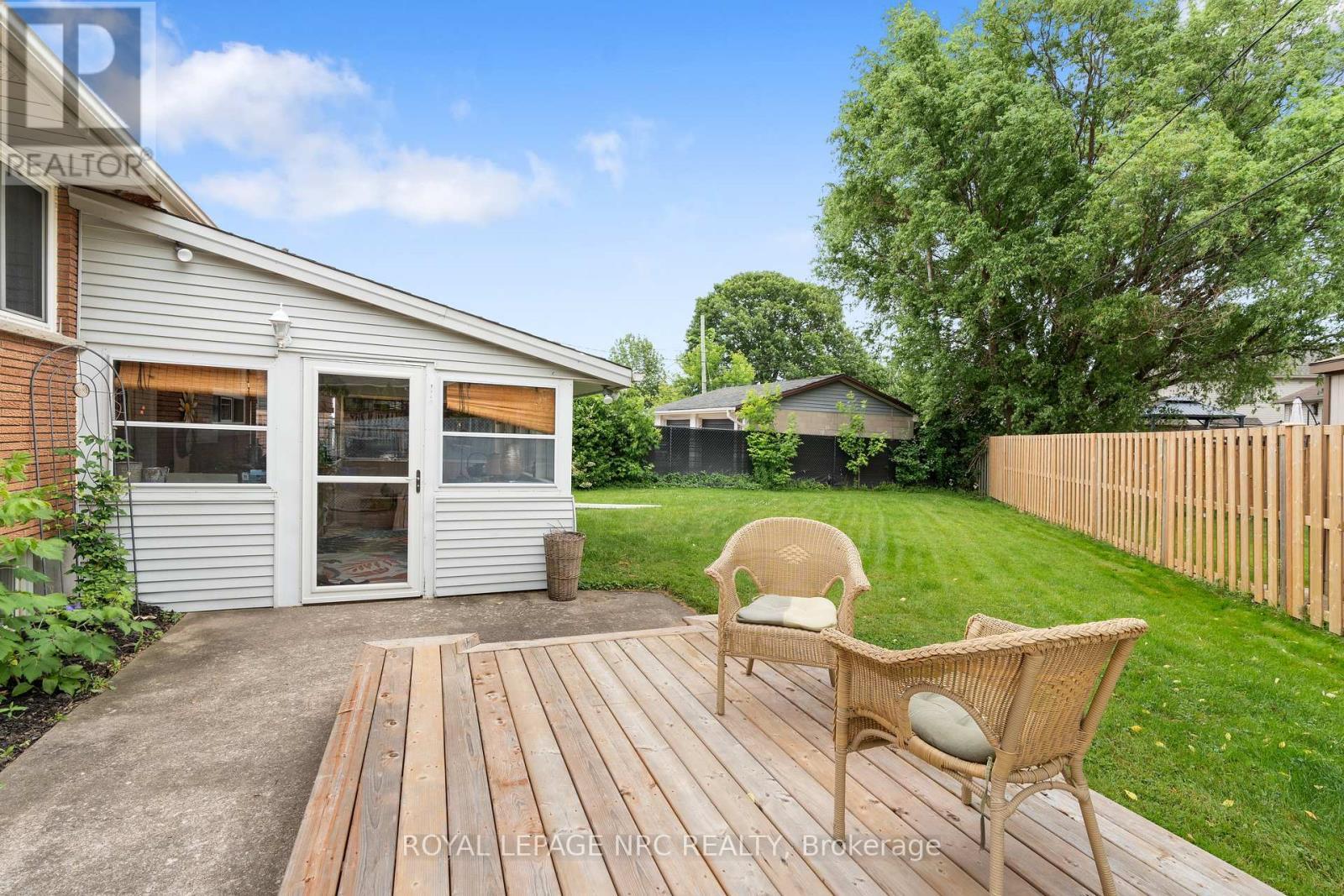 












4042 MONTCALM CRESCENT

,
Niagara Falls (Chippawa),




Ontario
L2G6L8

