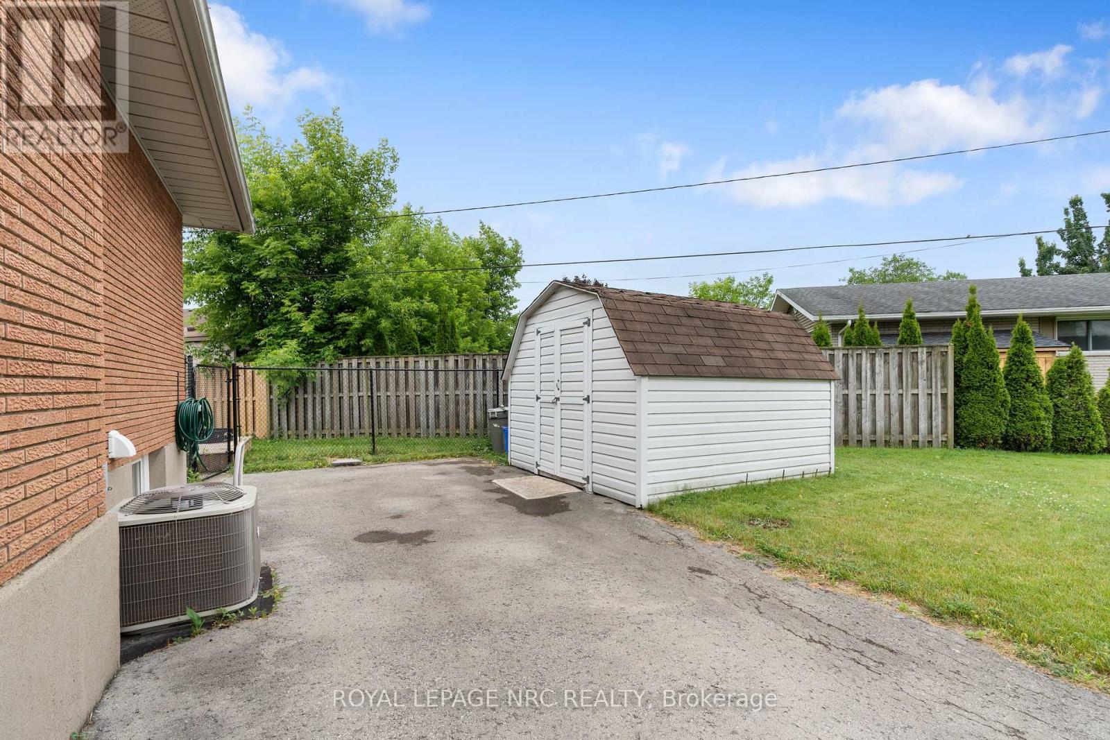












4042 MONTCALM CRESCENT

,
Niagara Falls (Chippawa),




Ontario
L2G6L8

