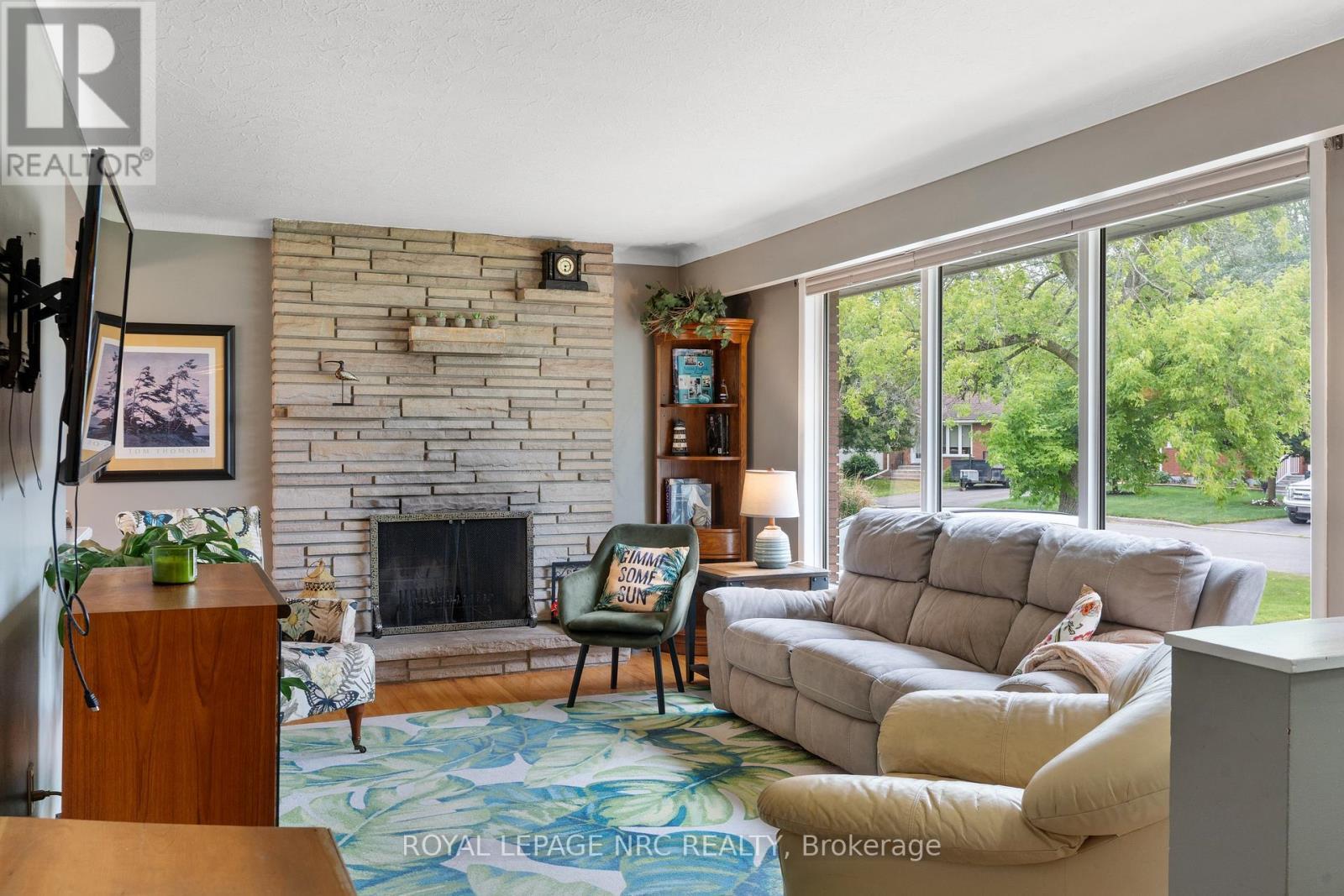 












4042 MONTCALM CRESCENT

,
Niagara Falls (Chippawa),




Ontario
L2G6L8

