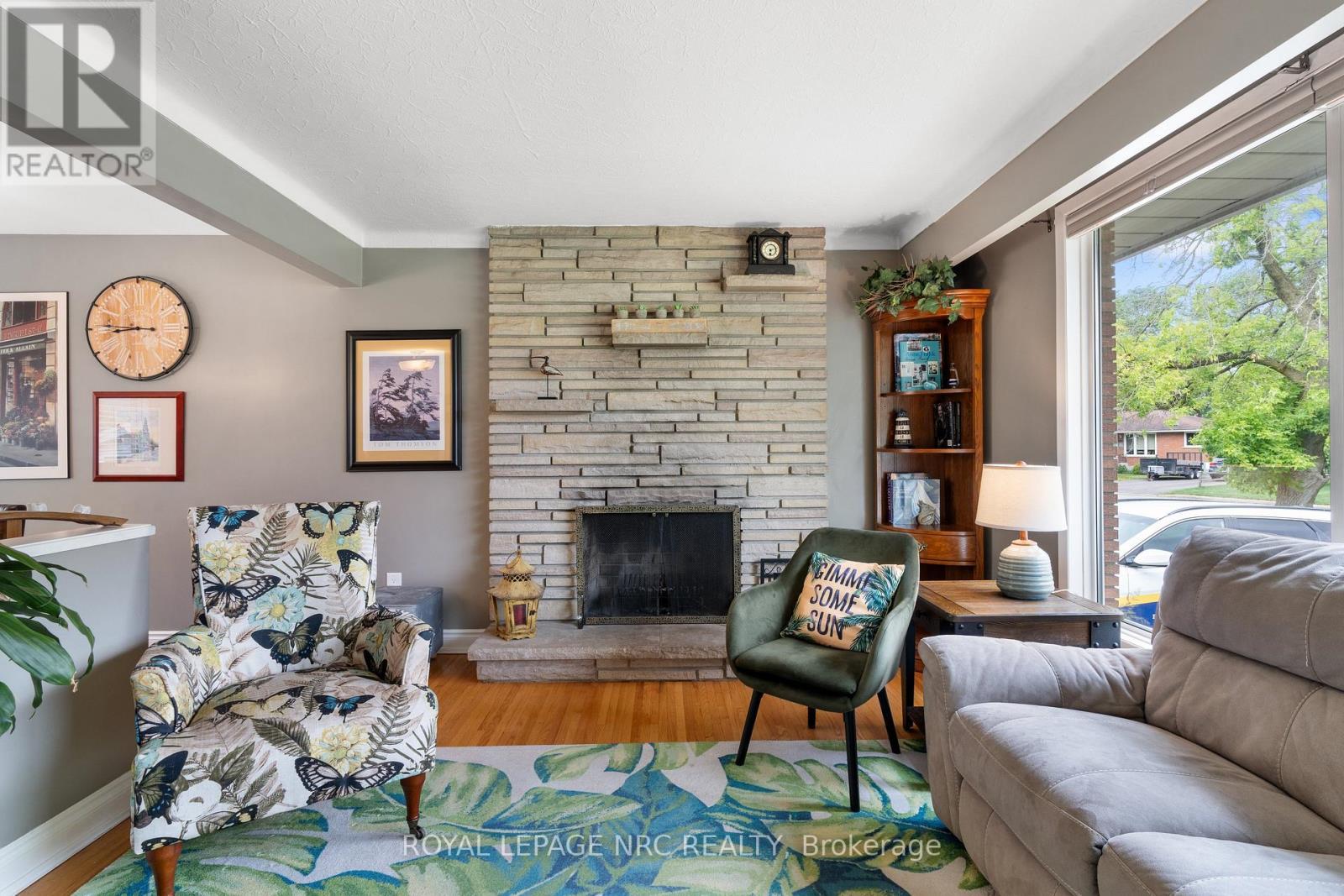 












4042 MONTCALM CRESCENT

,
Niagara Falls (Chippawa),




Ontario
L2G6L8

