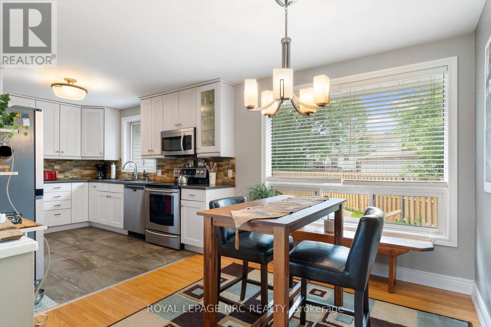 












4042 MONTCALM CRESCENT

,
Niagara Falls (Chippawa),




Ontario
L2G6L8

