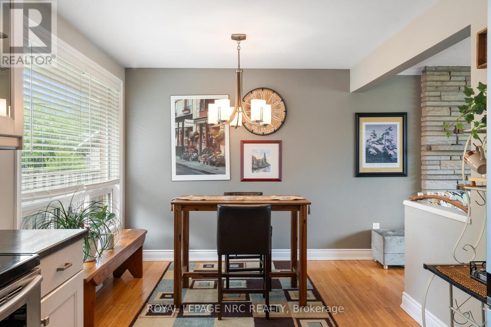 












4042 MONTCALM CRESCENT

,
Niagara Falls (Chippawa),




Ontario
L2G6L8

