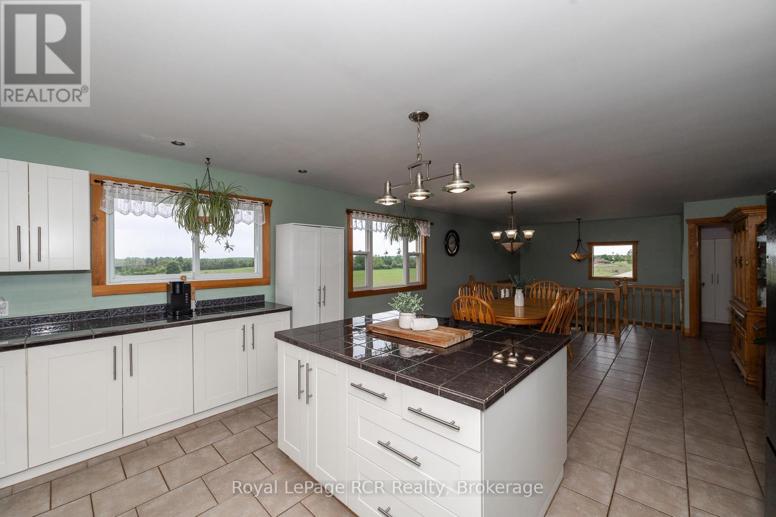 












406428 GREY RD 4

,
Grey Highlands,




Ontario
N0C1E0

