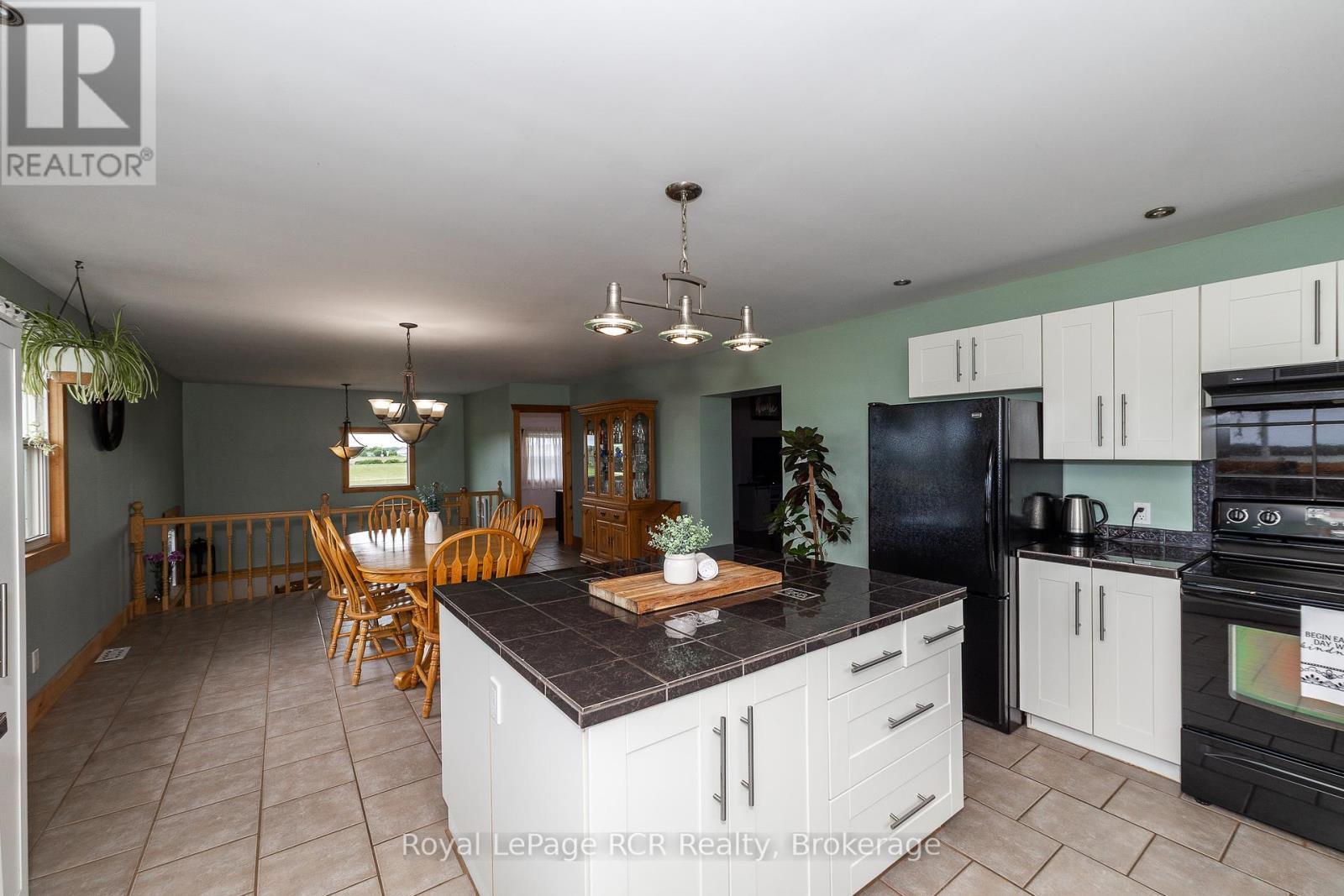 












406428 GREY RD 4

,
Grey Highlands,




Ontario
N0C1E0

