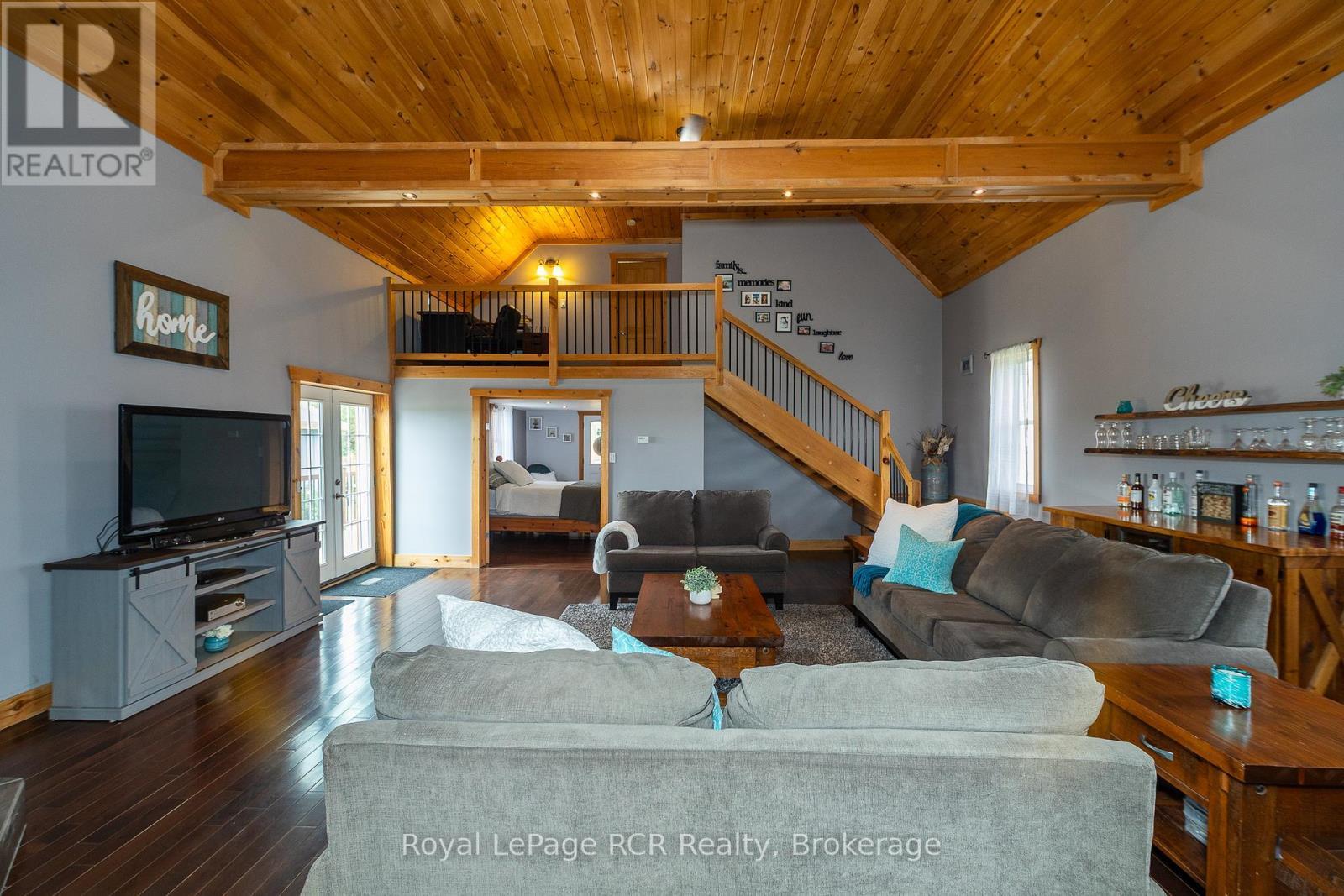 












406428 GREY RD 4

,
Grey Highlands,




Ontario
N0C1E0

