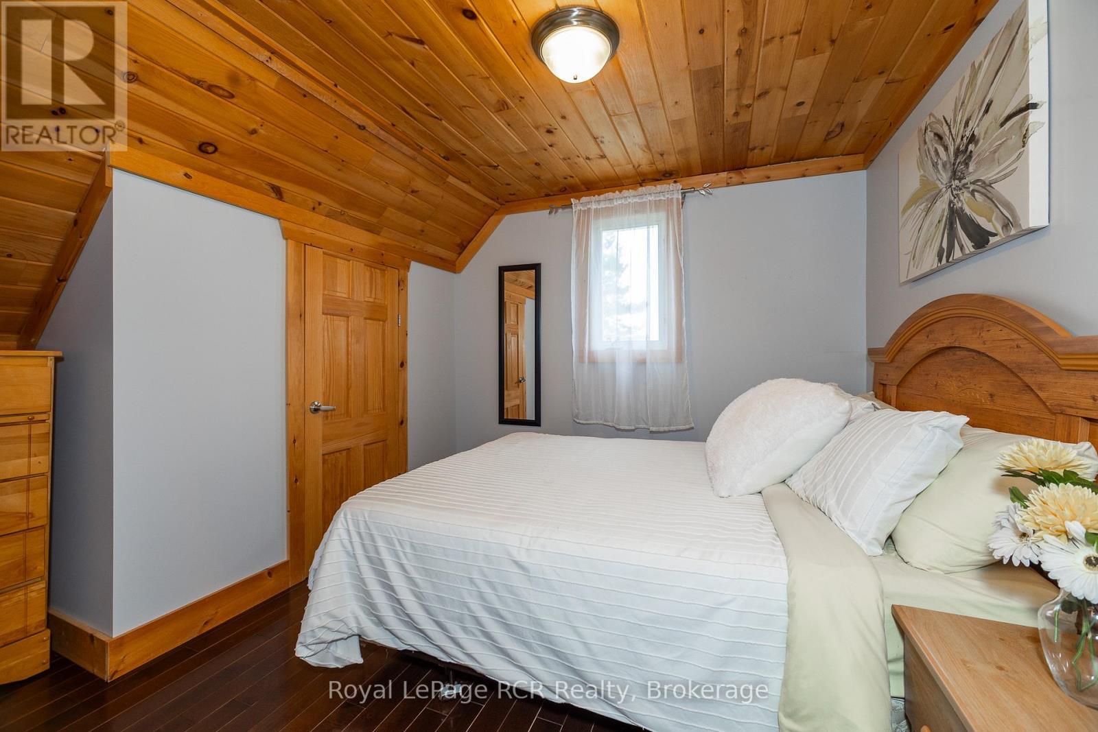 












406428 GREY RD 4

,
Grey Highlands,




Ontario
N0C1E0

