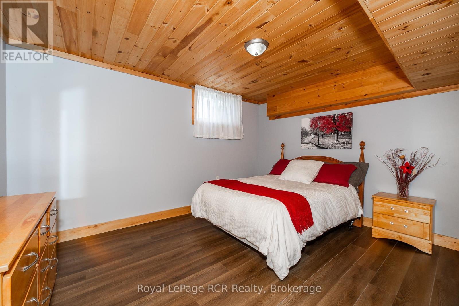 












406428 GREY RD 4

,
Grey Highlands,




Ontario
N0C1E0

