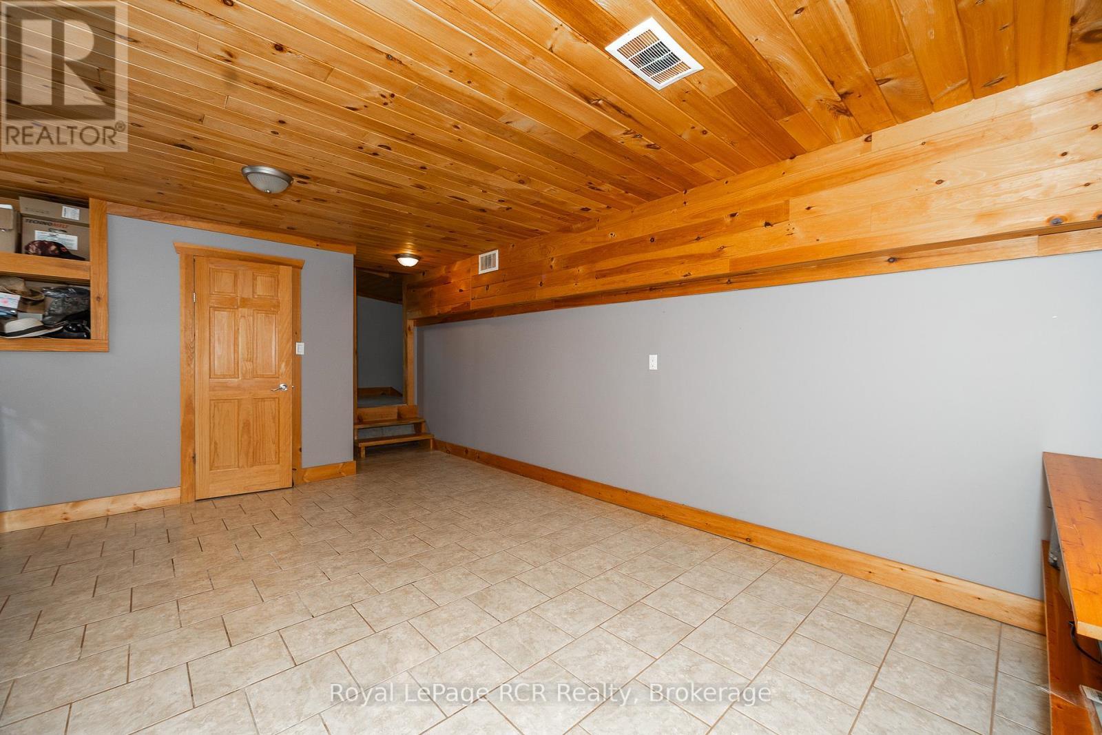 












406428 GREY RD 4

,
Grey Highlands,




Ontario
N0C1E0

