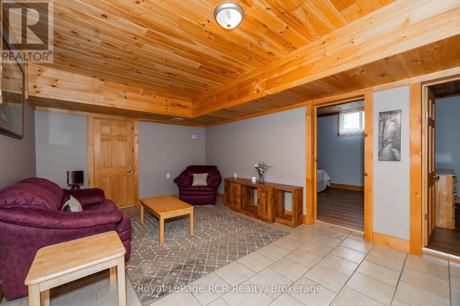 












406428 GREY RD 4

,
Grey Highlands,




Ontario
N0C1E0

