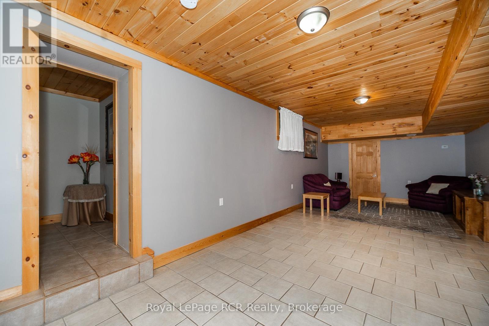 












406428 GREY RD 4

,
Grey Highlands,




Ontario
N0C1E0

