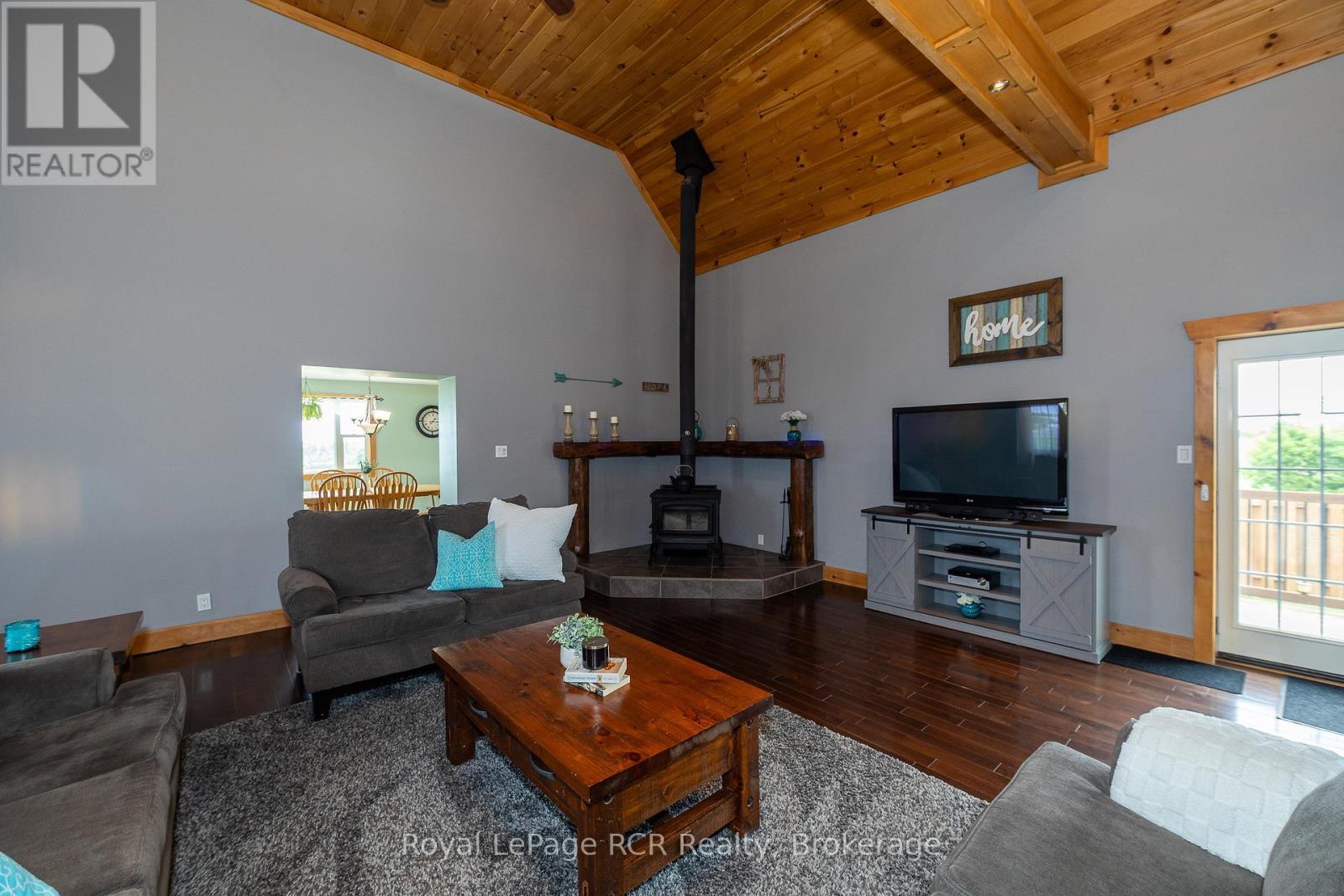 












406428 GREY RD 4

,
Grey Highlands,




Ontario
N0C1E0

