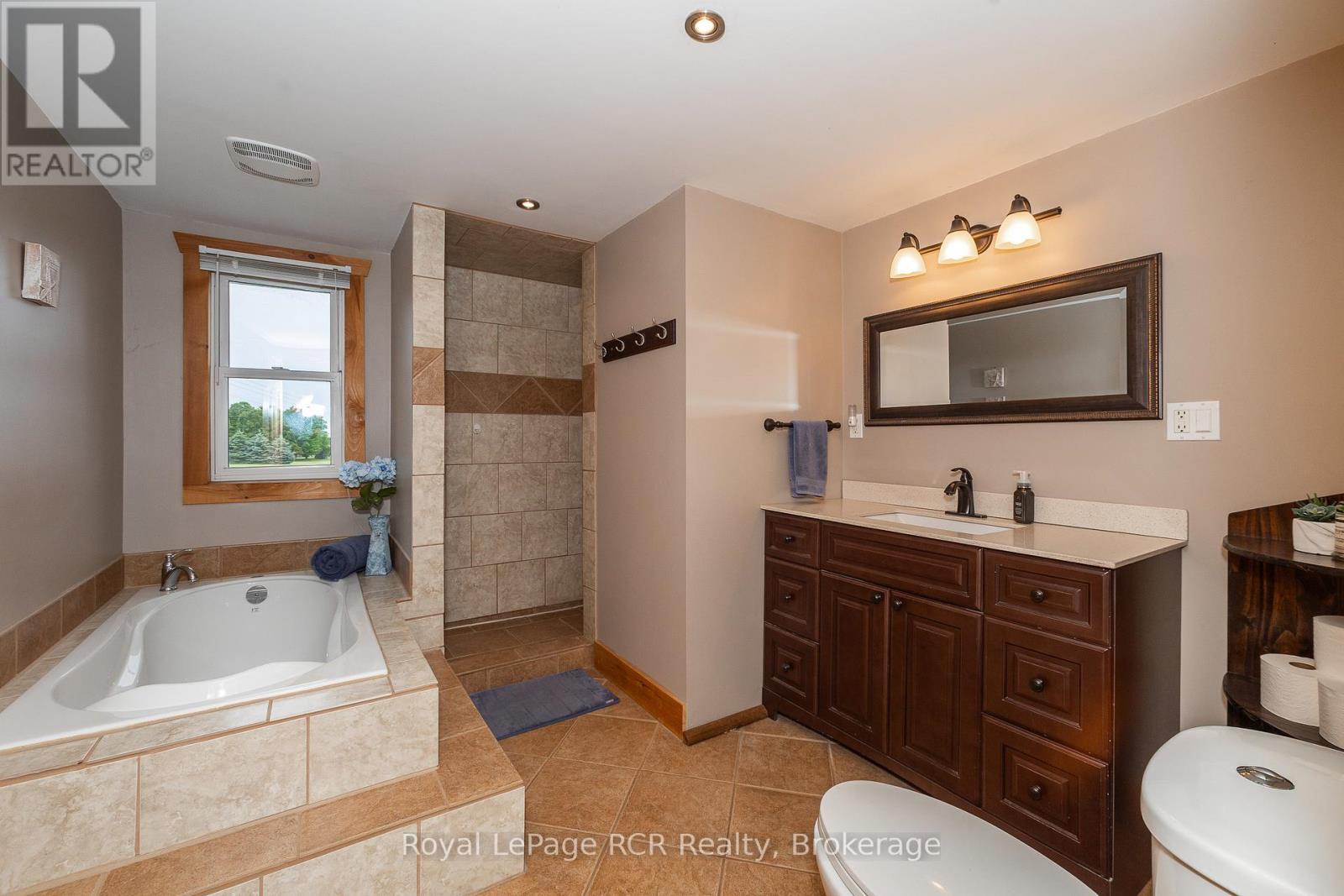 












406428 GREY RD 4

,
Grey Highlands,




Ontario
N0C1E0

