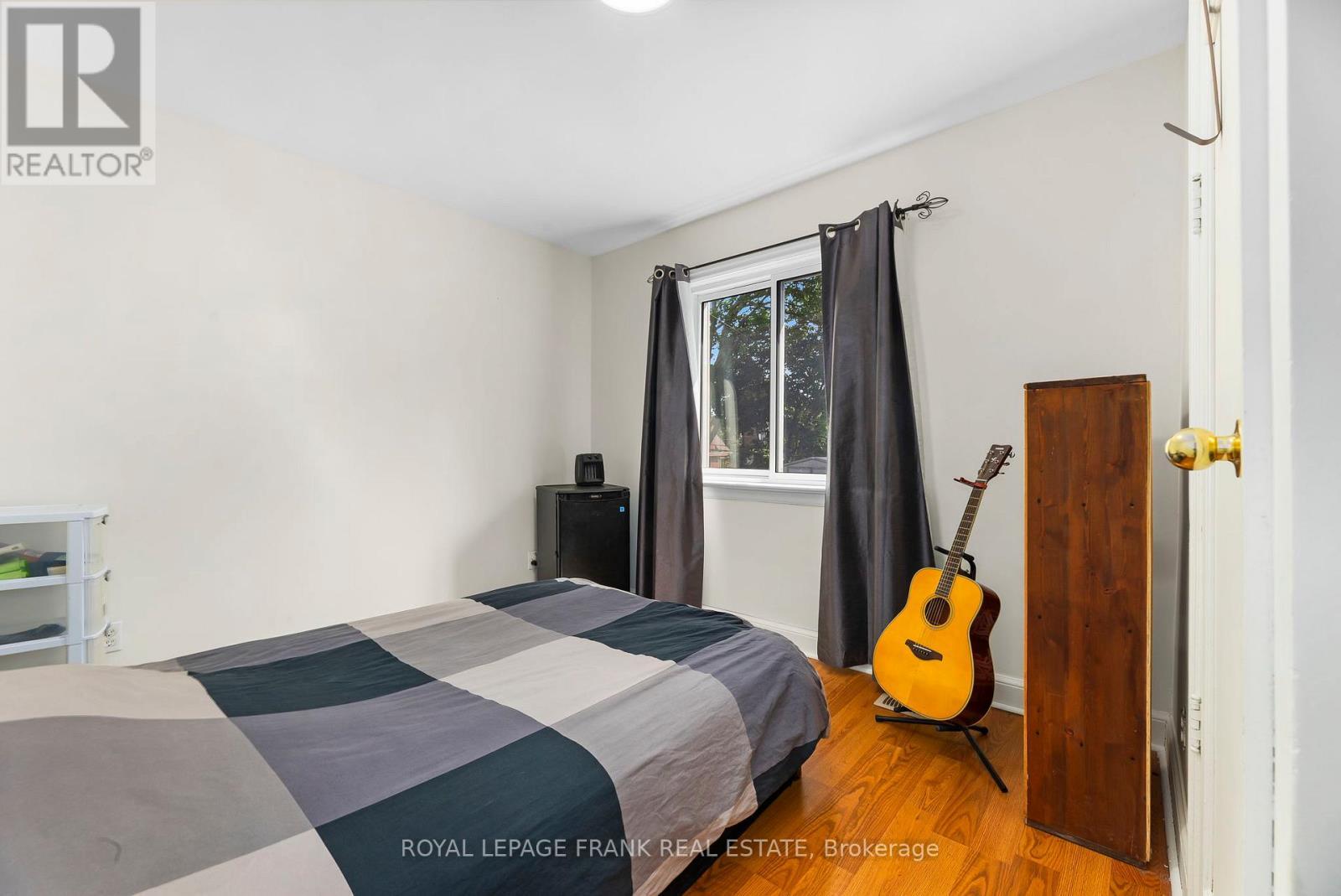 












63 PARK ROAD N

,
Oshawa (McLaughlin),




Ontario
L1J4K8

