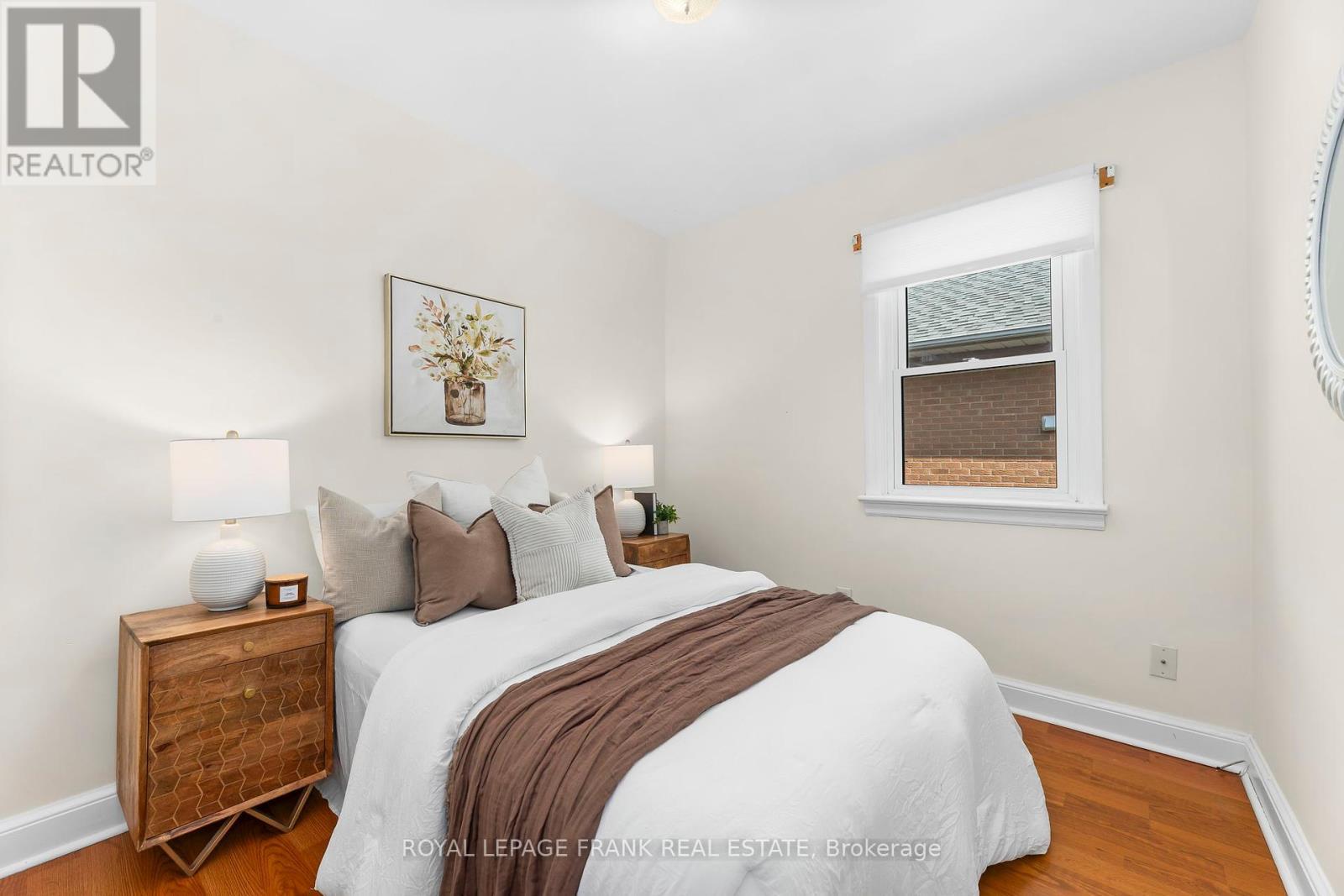 












63 PARK ROAD N

,
Oshawa (McLaughlin),




Ontario
L1J4K8

