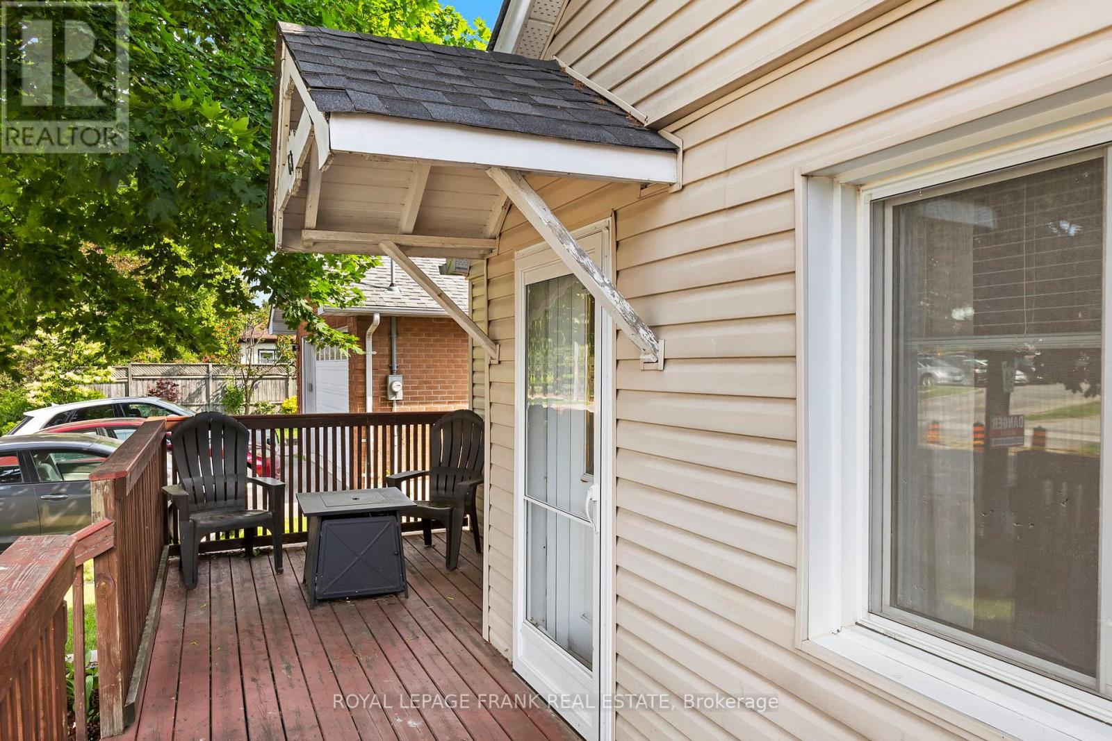 












63 PARK ROAD N

,
Oshawa (McLaughlin),




Ontario
L1J4K8

