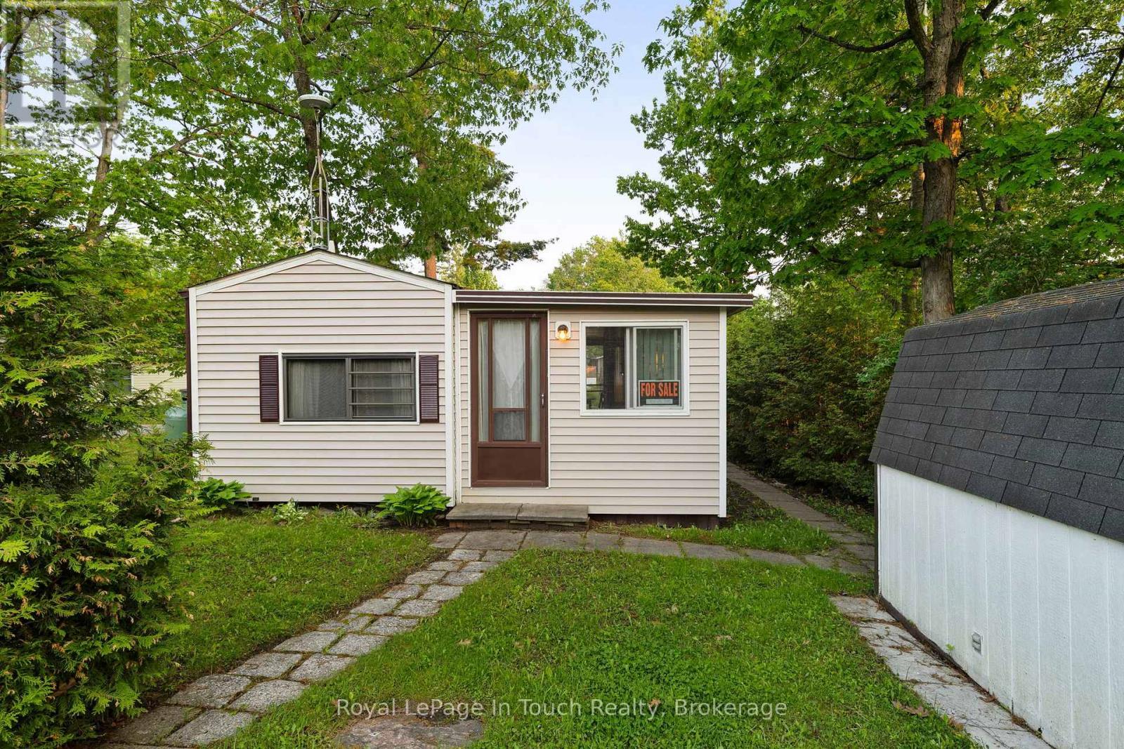 












#130 - 164 LONE PINE ROAD

,
Georgian Bay (Baxter),




Ontario
L0K1S0

