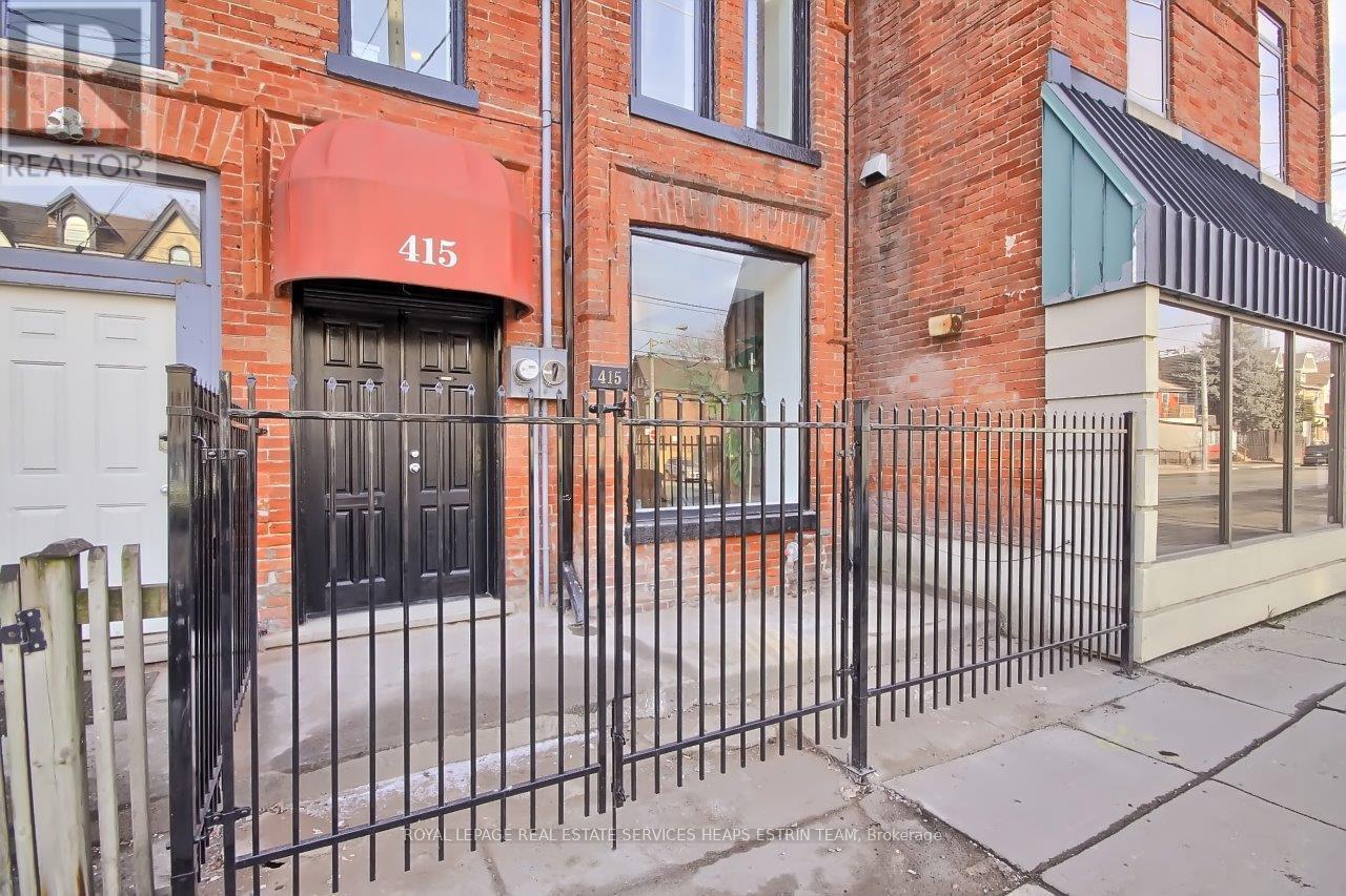 












SECOND FLOOR BACK UNIT - 415 DUNDAS STREET E

,
Toronto,




Ontario
M5A2A9

