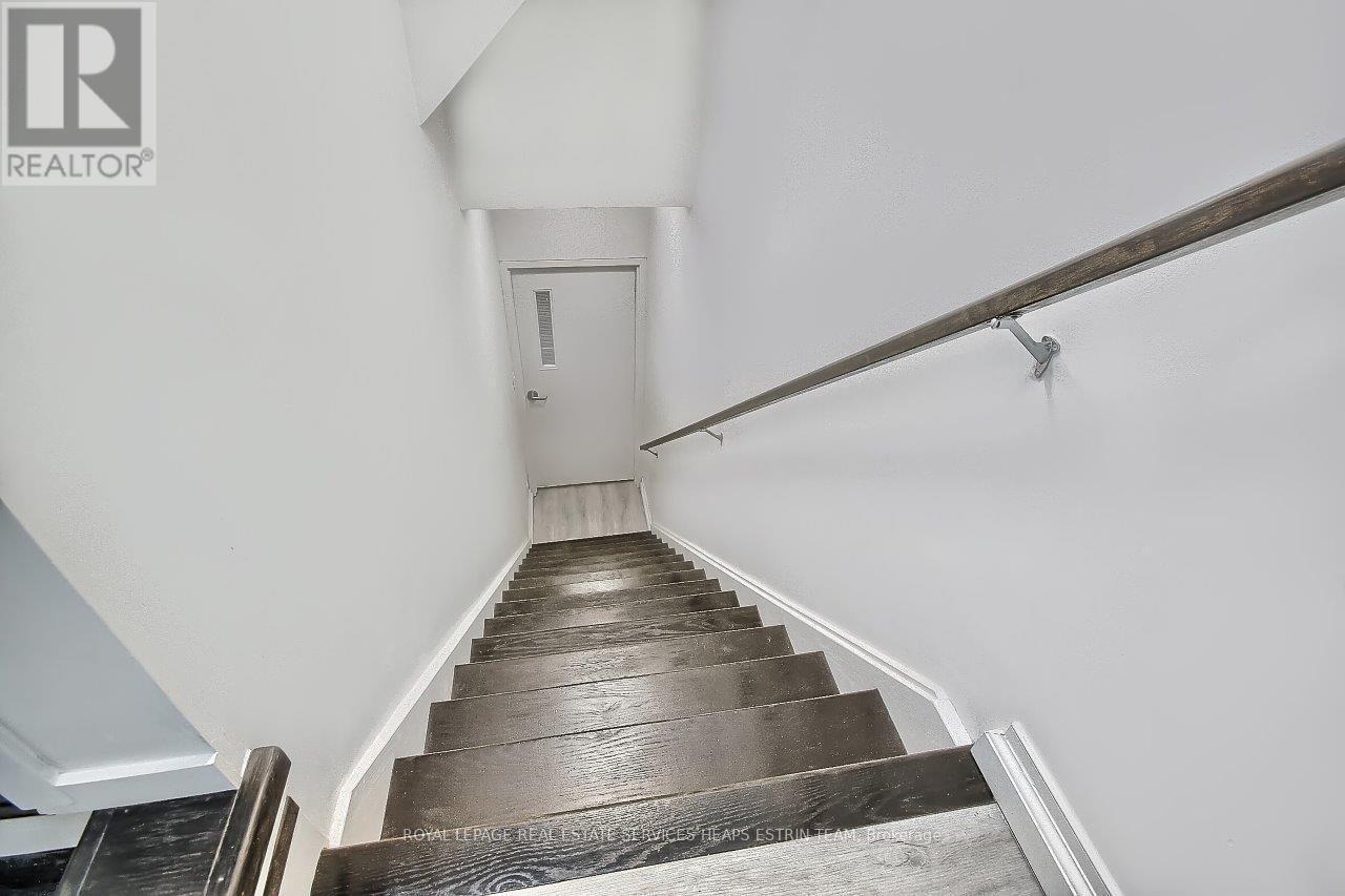 












SECOND FLOOR BACK UNIT - 415 DUNDAS STREET E

,
Toronto,




Ontario
M5A2A9


