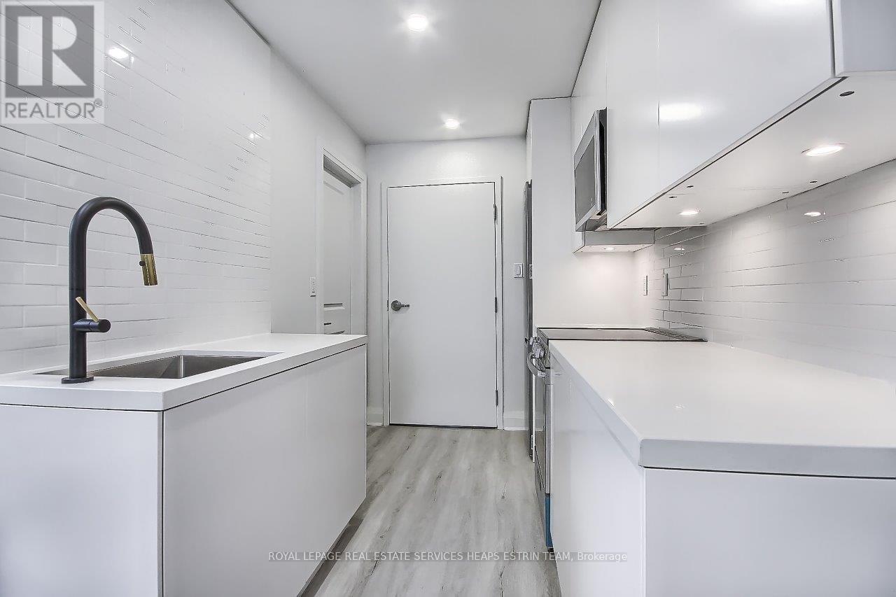 












SECOND FLOOR BACK UNIT - 415 DUNDAS STREET E

,
Toronto,




Ontario
M5A2A9

