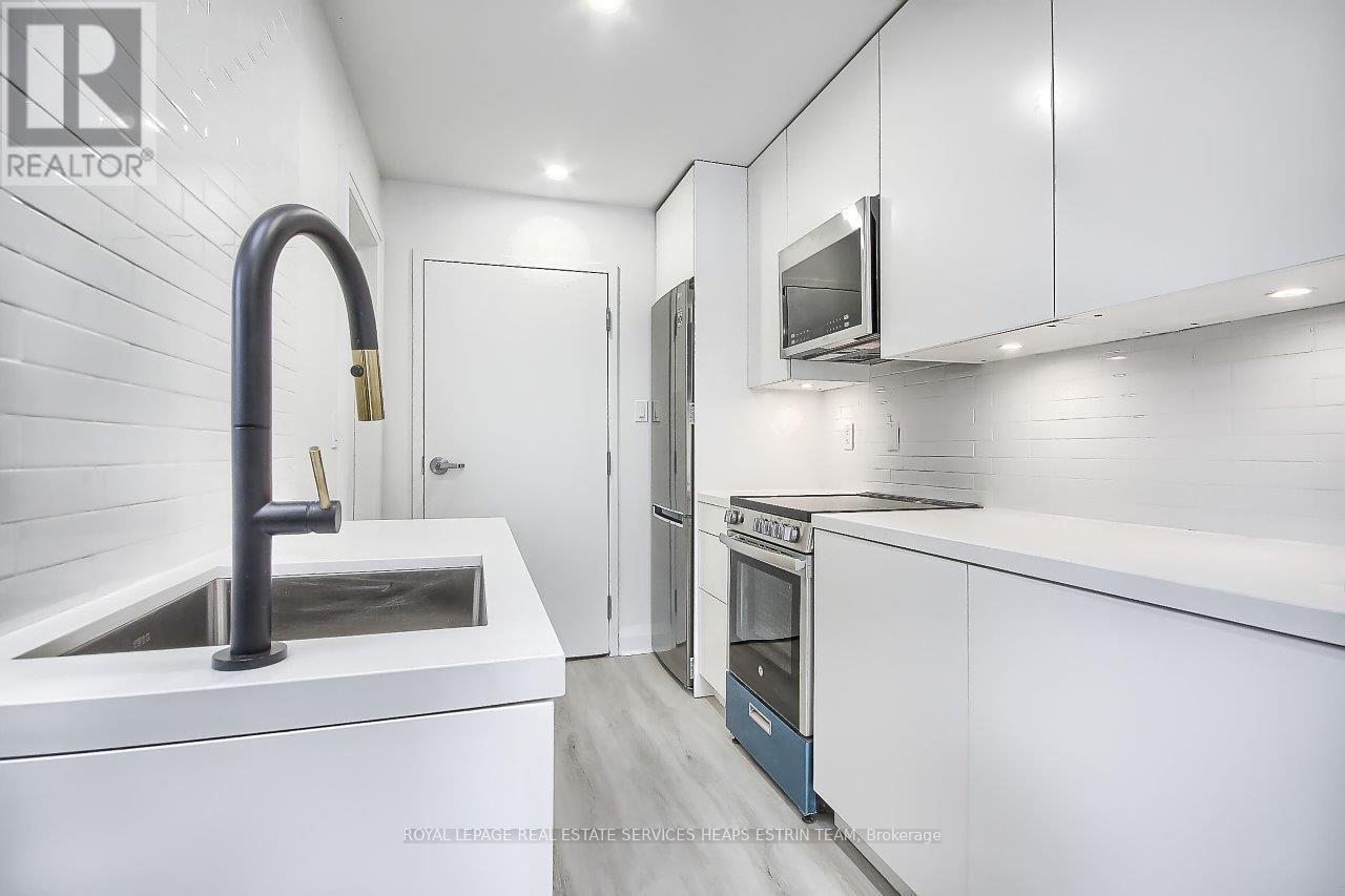 












SECOND FLOOR BACK UNIT - 415 DUNDAS STREET E

,
Toronto,




Ontario
M5A2A9

