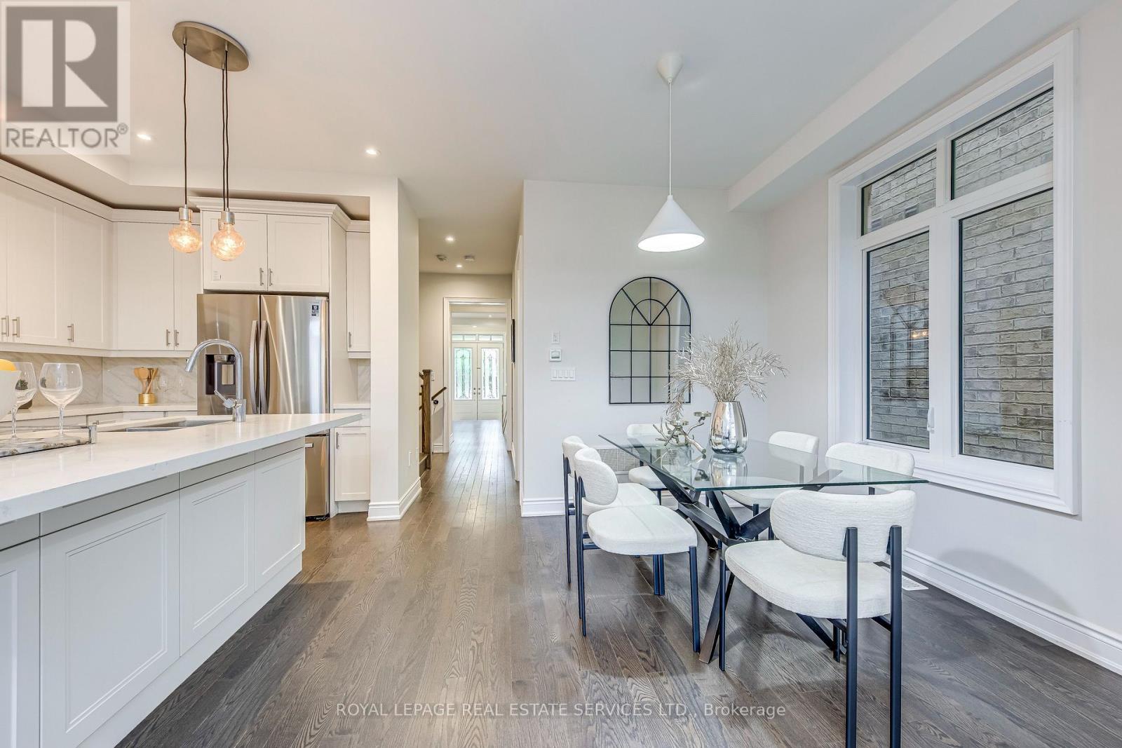 












3234 POST ROAD

,
Oakville,




Ontario
L6H7C5

