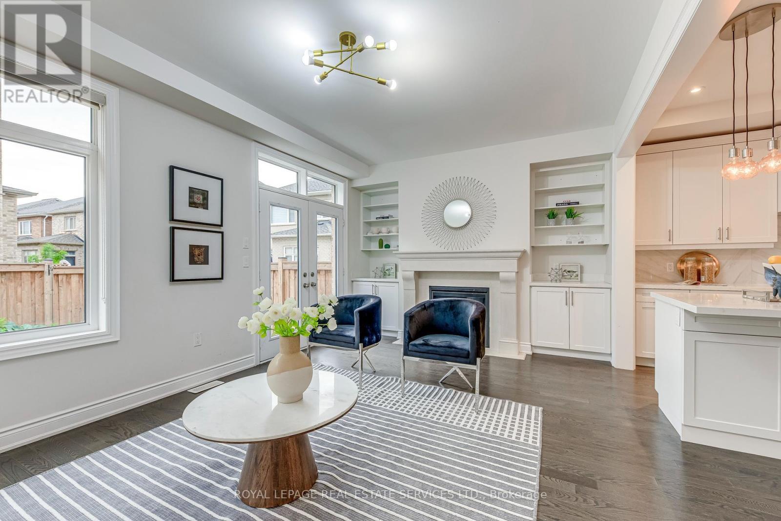












3234 POST ROAD

,
Oakville,




Ontario
L6H7C5


