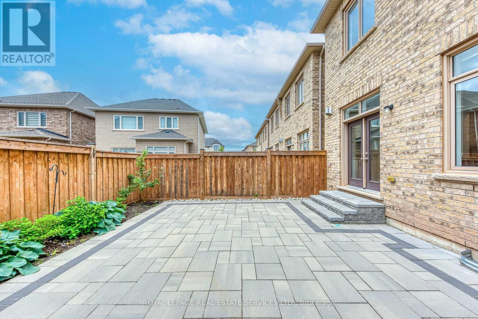 












3234 POST ROAD

,
Oakville,




Ontario
L6H7C5

