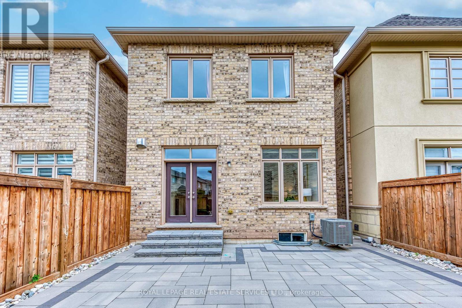 












3234 POST ROAD

,
Oakville,




Ontario
L6H7C5

