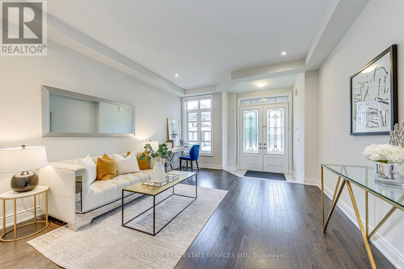 












3234 POST ROAD

,
Oakville,




Ontario
L6H7C5

