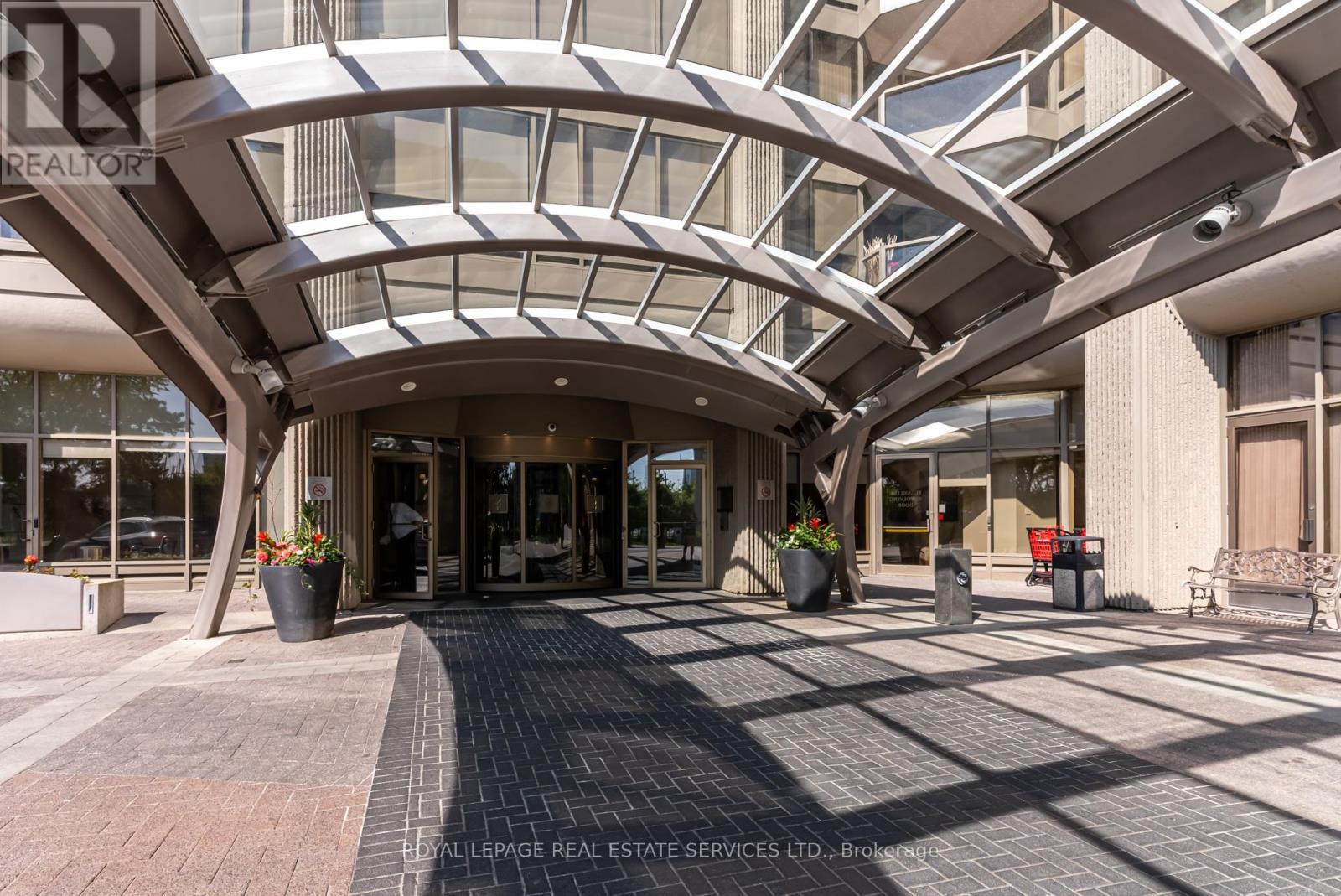 












2508 - 2045 LAKE SHORE BOULEVARD W

,
Toronto,




Ontario
M8V2Z6

