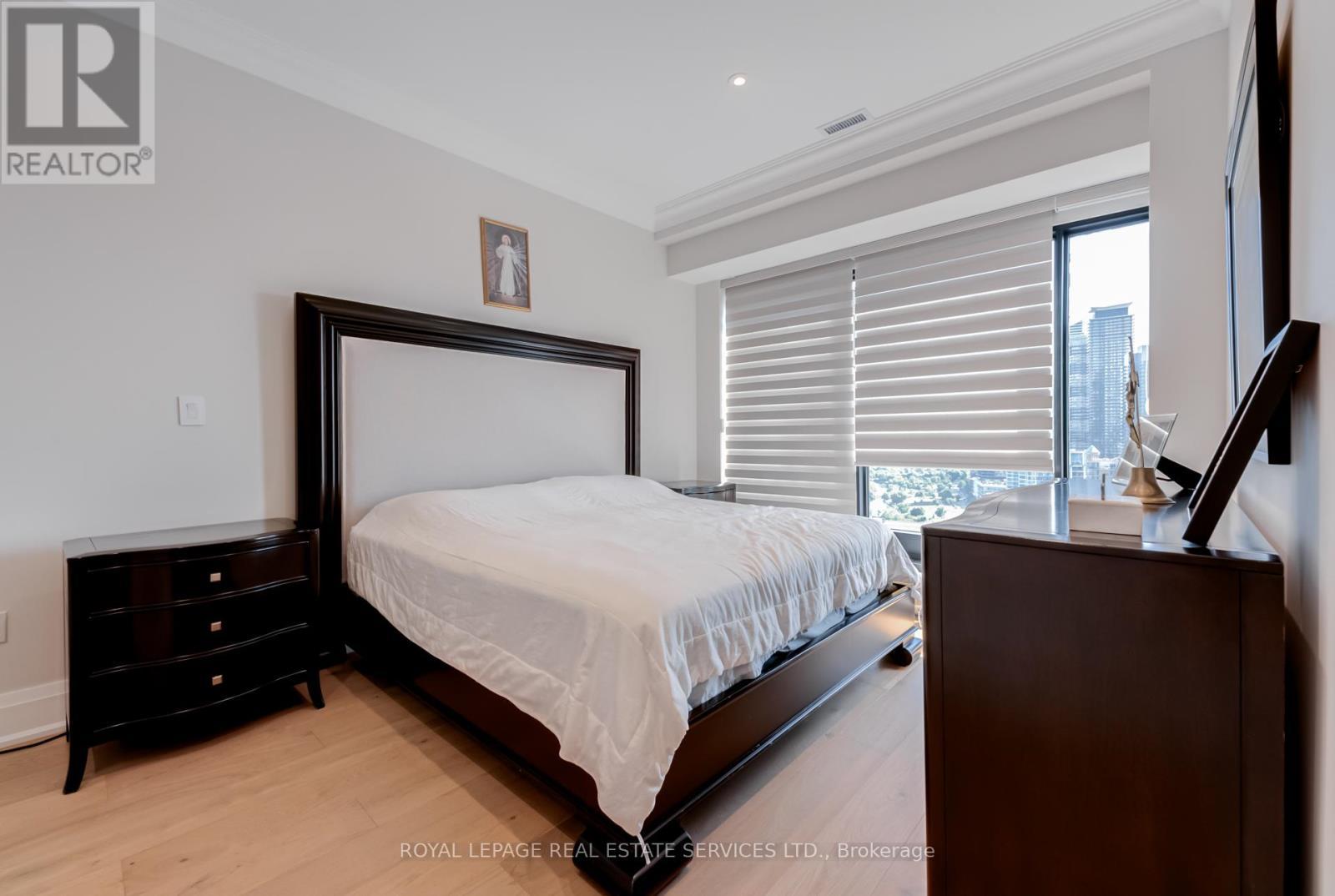 












2508 - 2045 LAKE SHORE BOULEVARD W

,
Toronto,




Ontario
M8V2Z6

