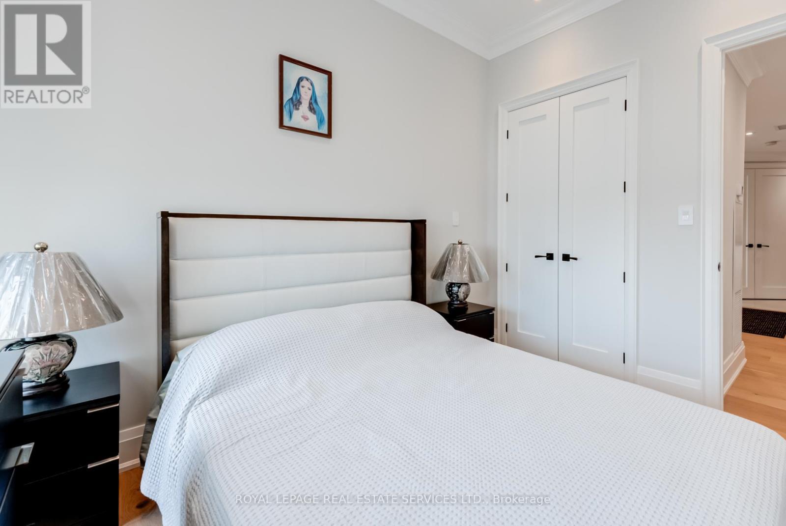 












2508 - 2045 LAKE SHORE BOULEVARD W

,
Toronto,




Ontario
M8V2Z6


