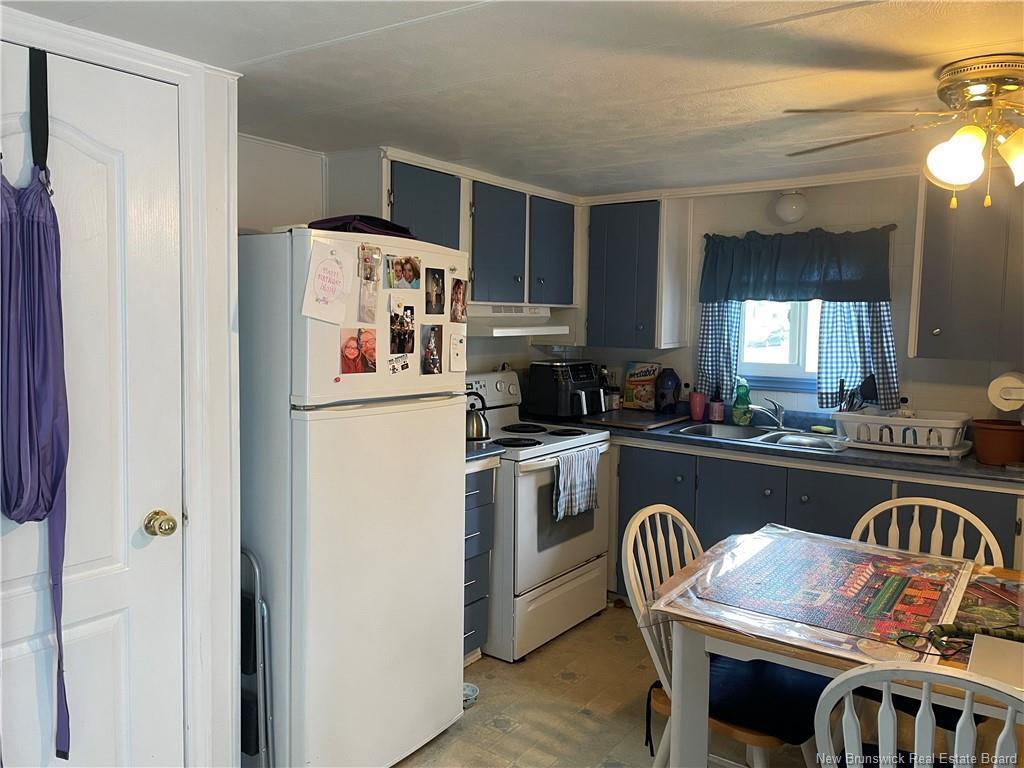 









466


Sunnyside

AVE,
Miramichi,




NB
E1V 3N5

