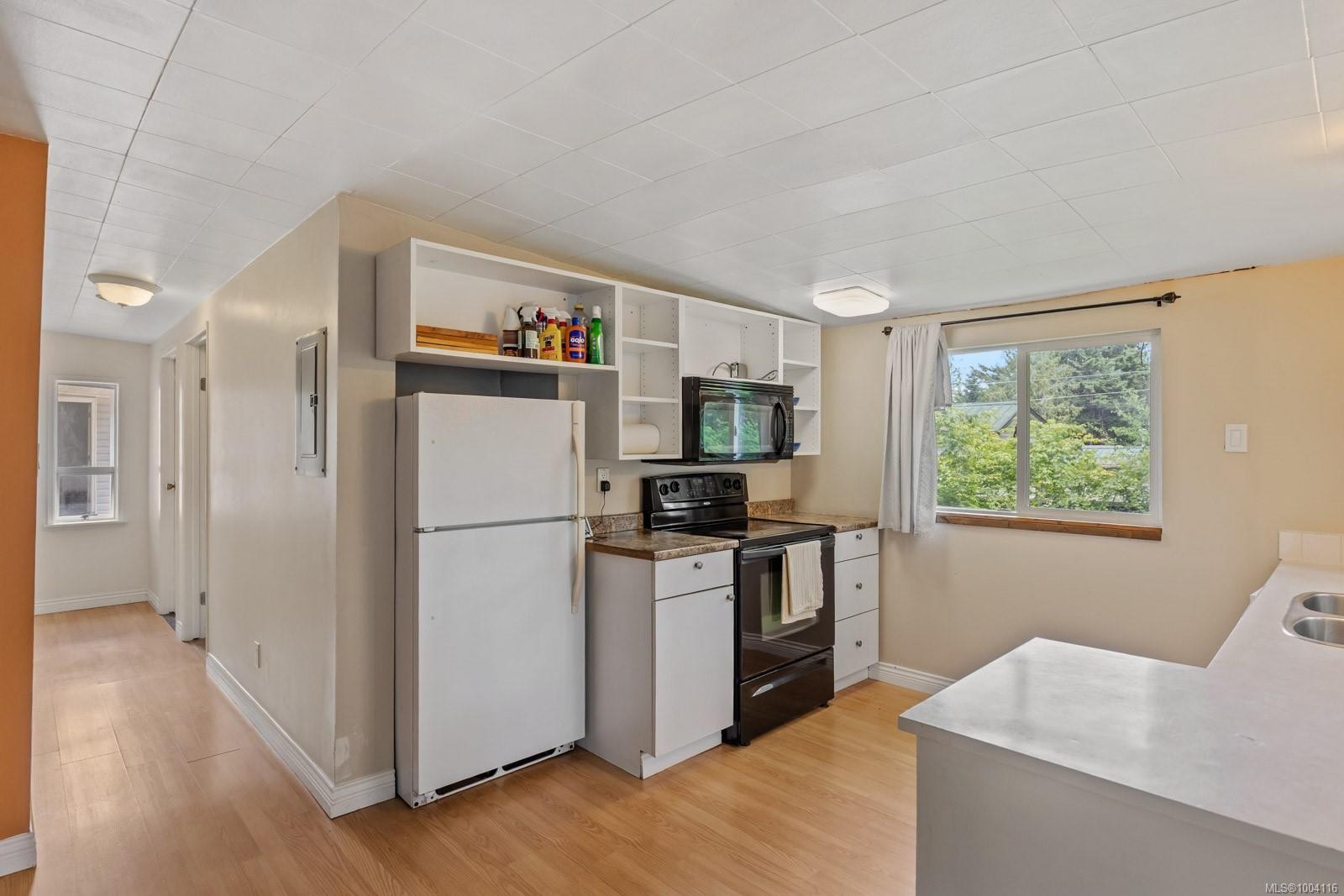 









2059


Austin

Rd,
Comox,




BC
V9M 3Z4


