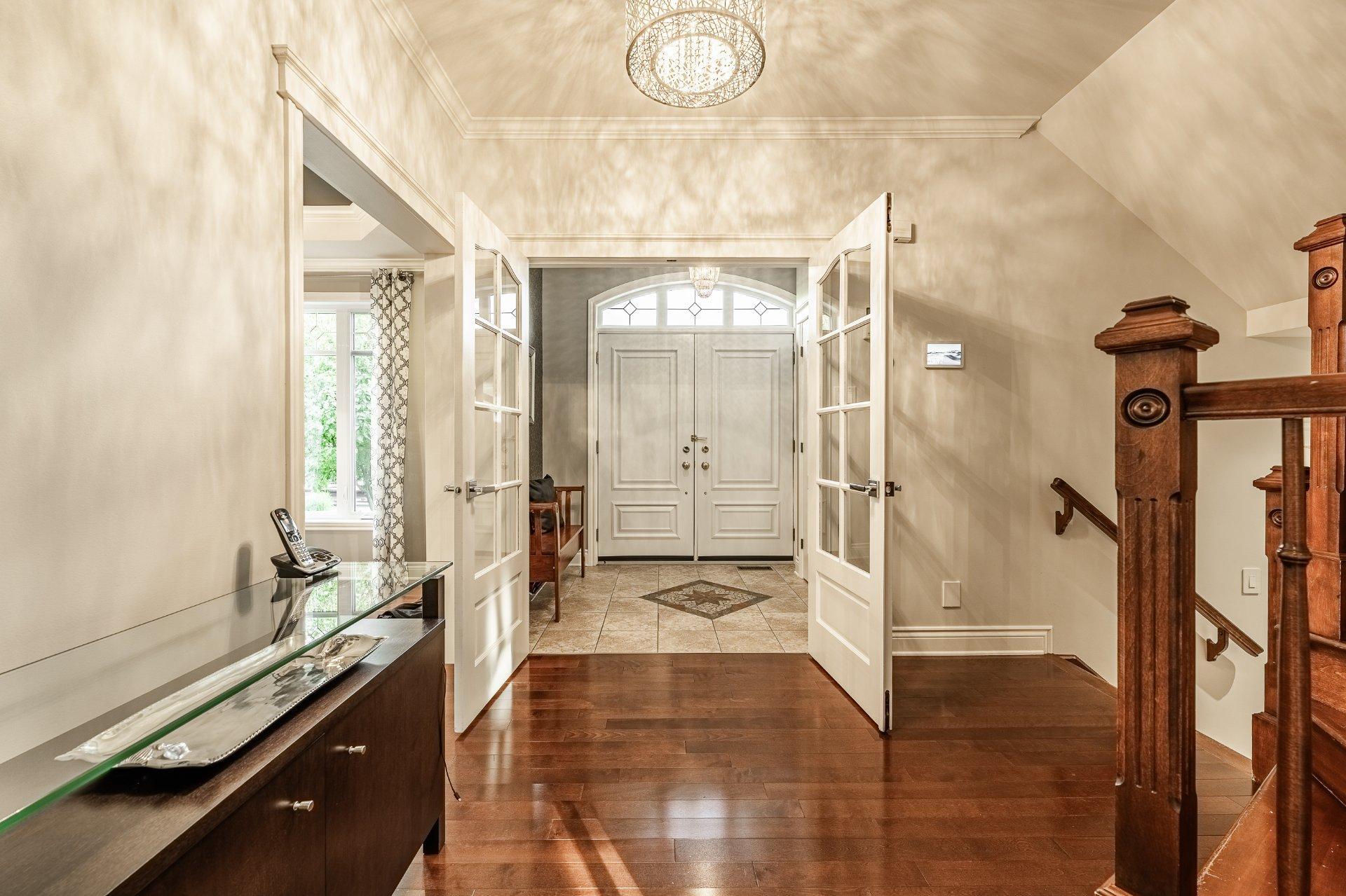 









200


Rue Jean-De Fonblanche

,
Carignan,




QC
J3L7A8

