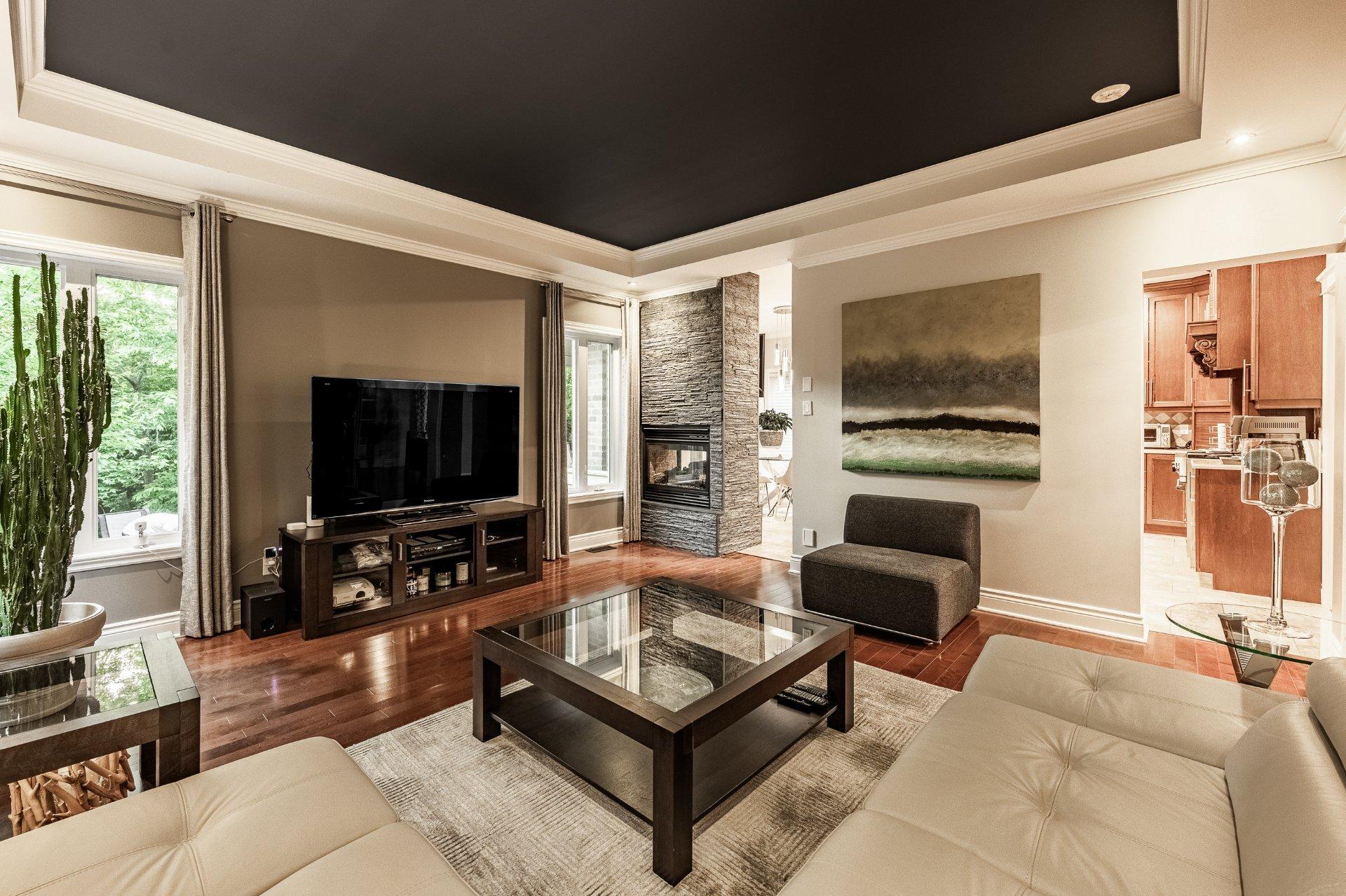 









200


Rue Jean-De Fonblanche

,
Carignan,




QC
J3L7A8


