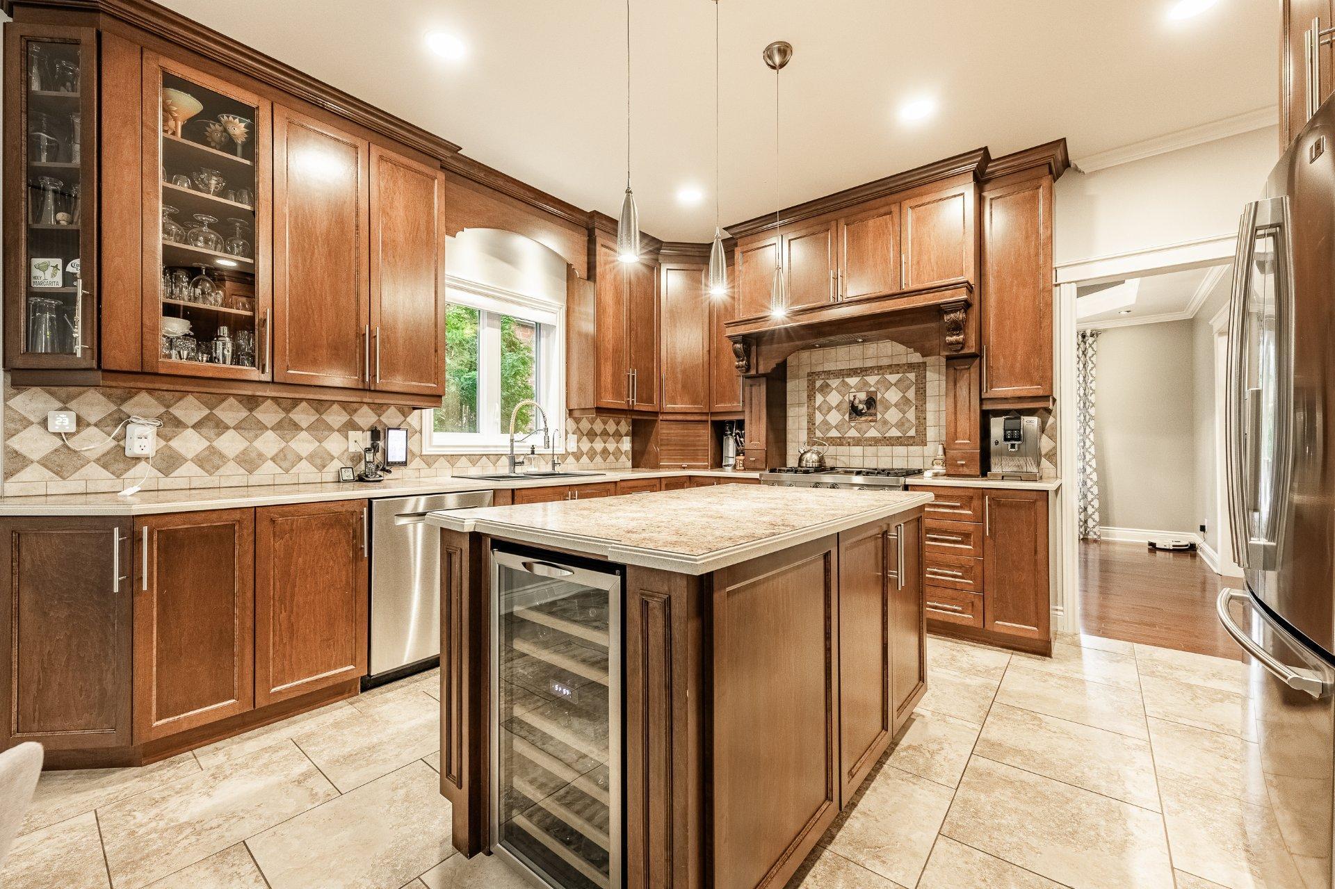 









200


Rue Jean-De Fonblanche

,
Carignan,




QC
J3L7A8

