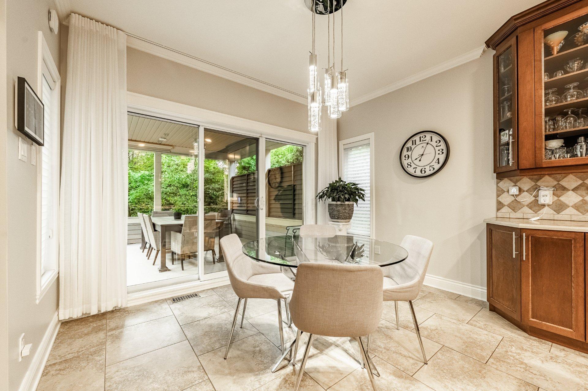 









200


Rue Jean-De Fonblanche

,
Carignan,




QC
J3L7A8


