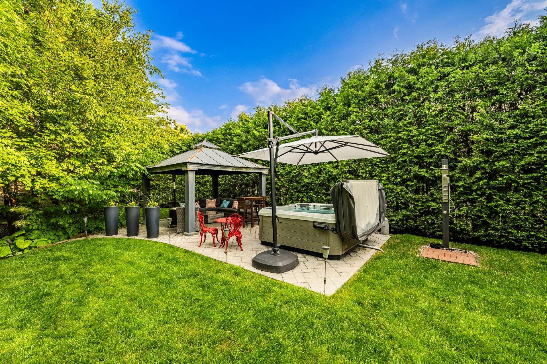 









200


Rue Jean-De Fonblanche

,
Carignan,




QC
J3L7A8

