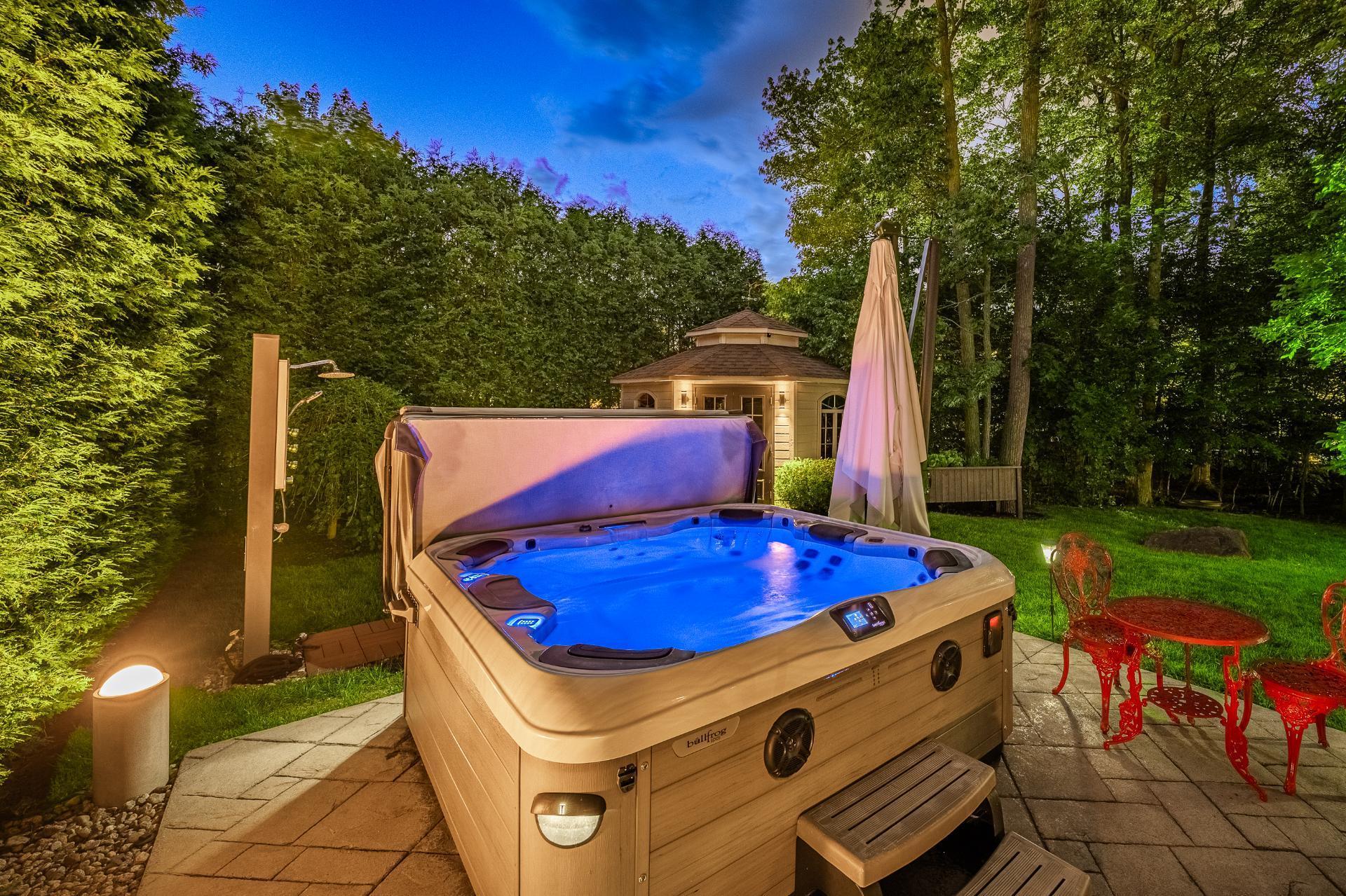 









200


Rue Jean-De Fonblanche

,
Carignan,




QC
J3L7A8

