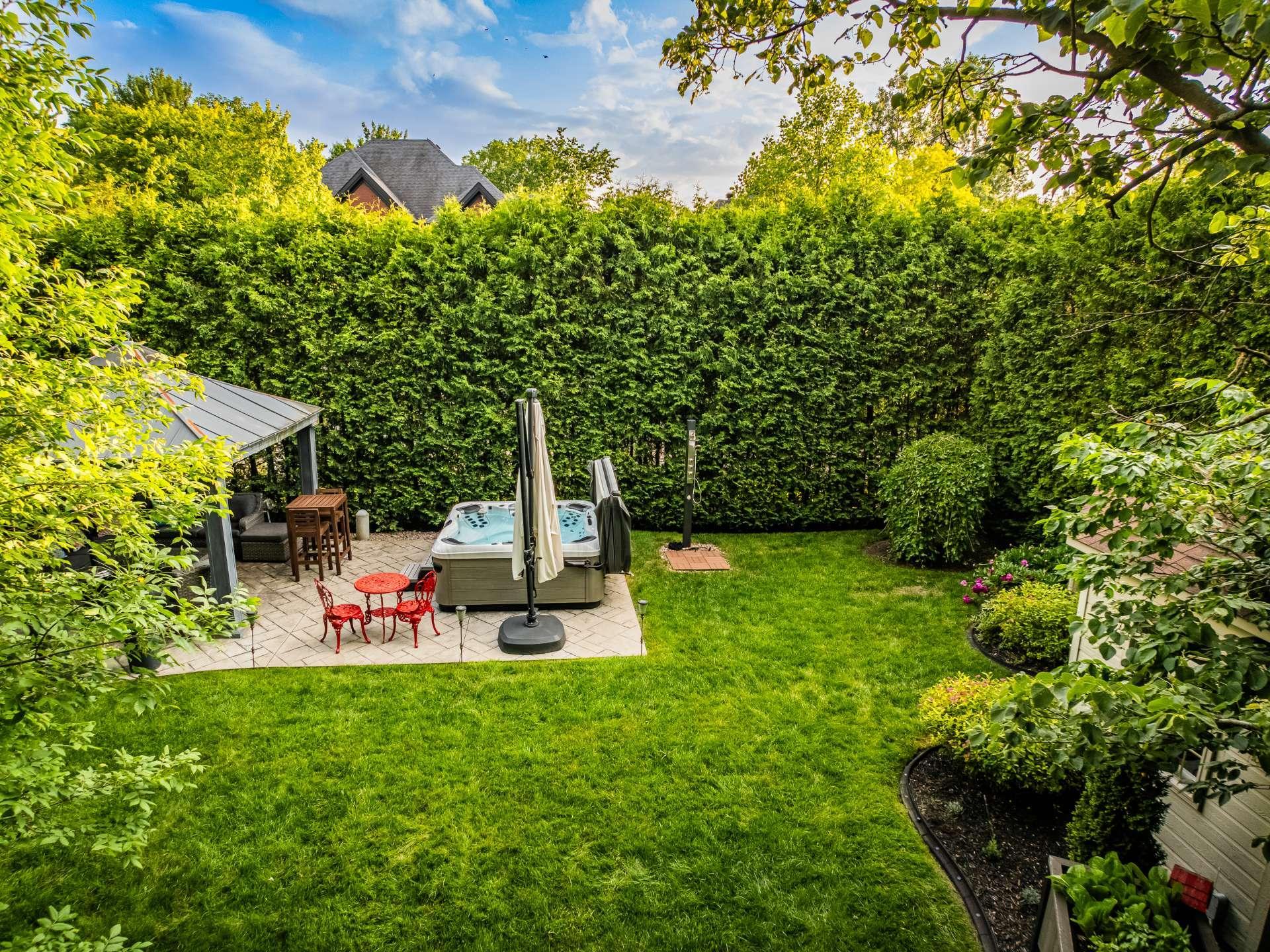 









200


Rue Jean-De Fonblanche

,
Carignan,




QC
J3L7A8


