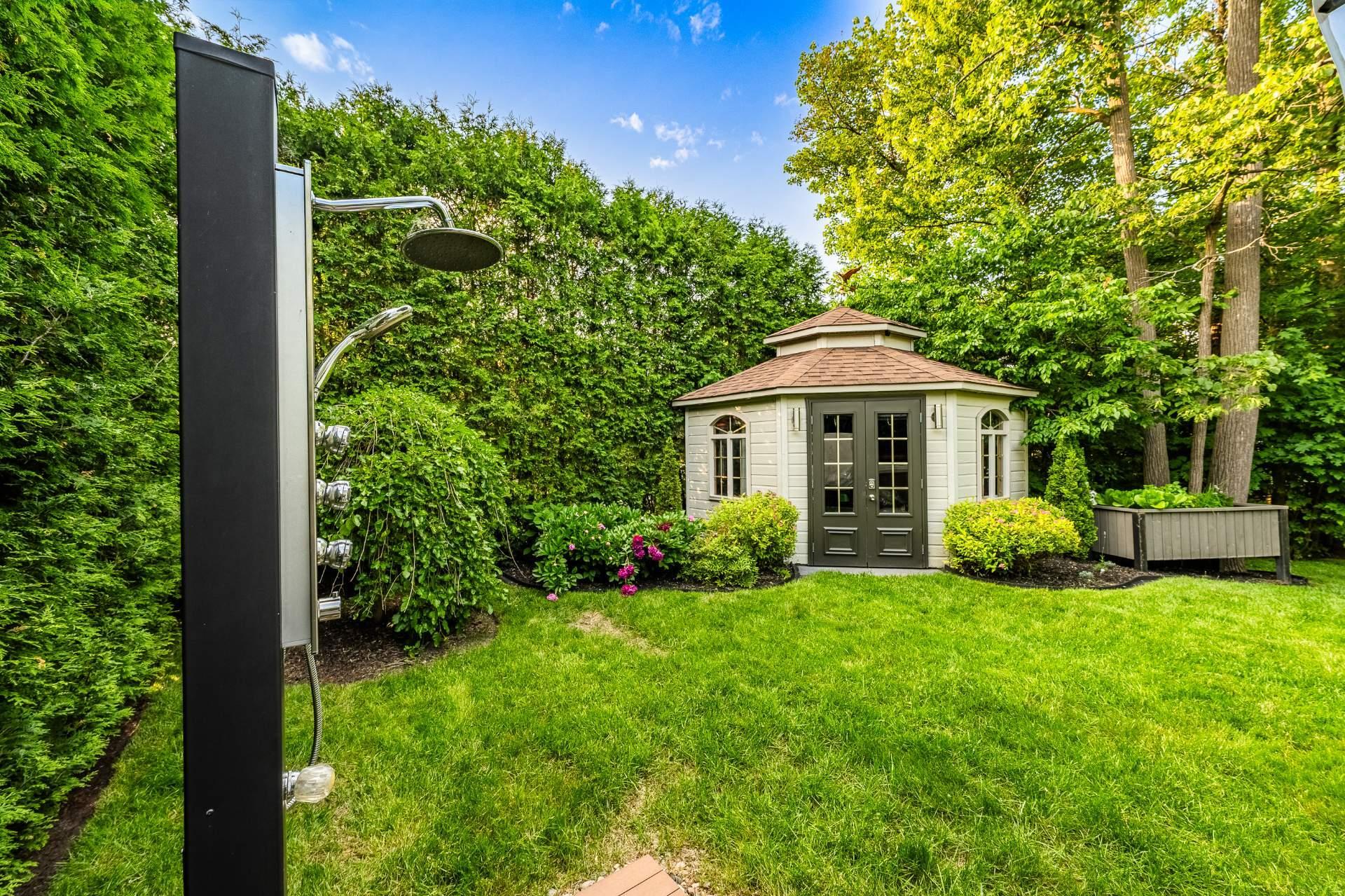 









200


Rue Jean-De Fonblanche

,
Carignan,




QC
J3L7A8


