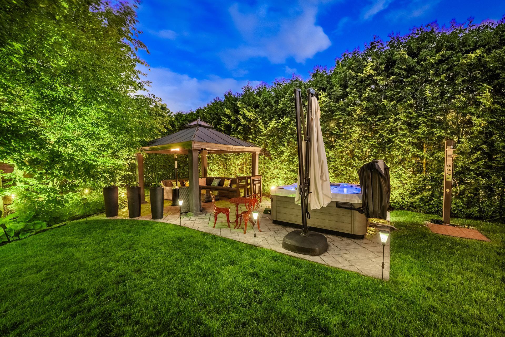 









200


Rue Jean-De Fonblanche

,
Carignan,




QC
J3L7A8

