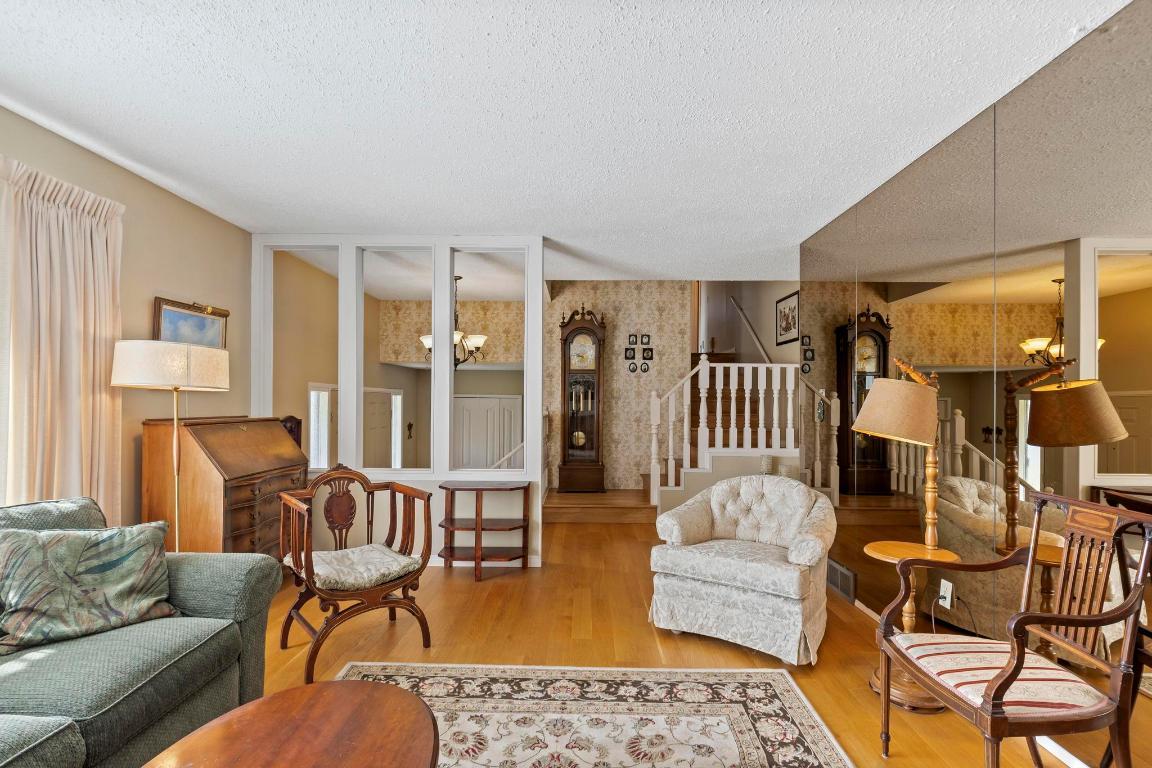 









540


Gramiak

Road,
Kelowna,




BC
V1X 1K5

