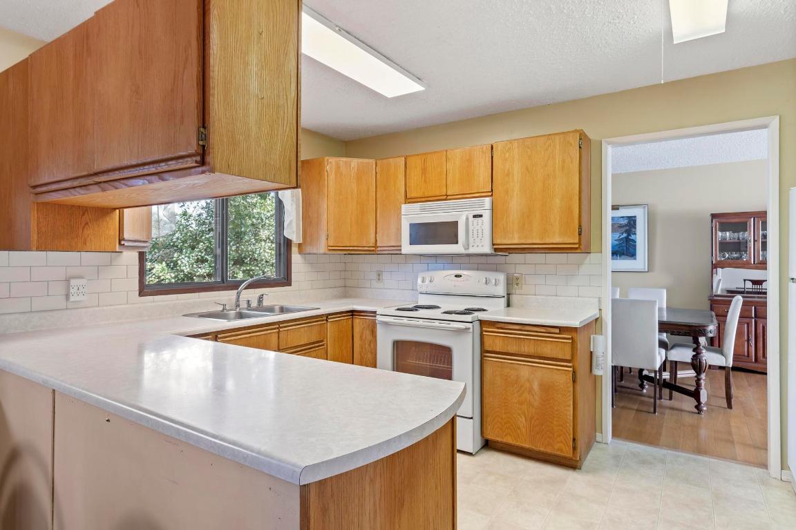 









540


Gramiak

Road,
Kelowna,




BC
V1X 1K5

