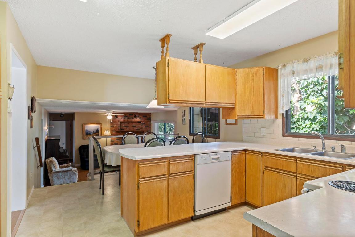 









540


Gramiak

Road,
Kelowna,




BC
V1X 1K5


